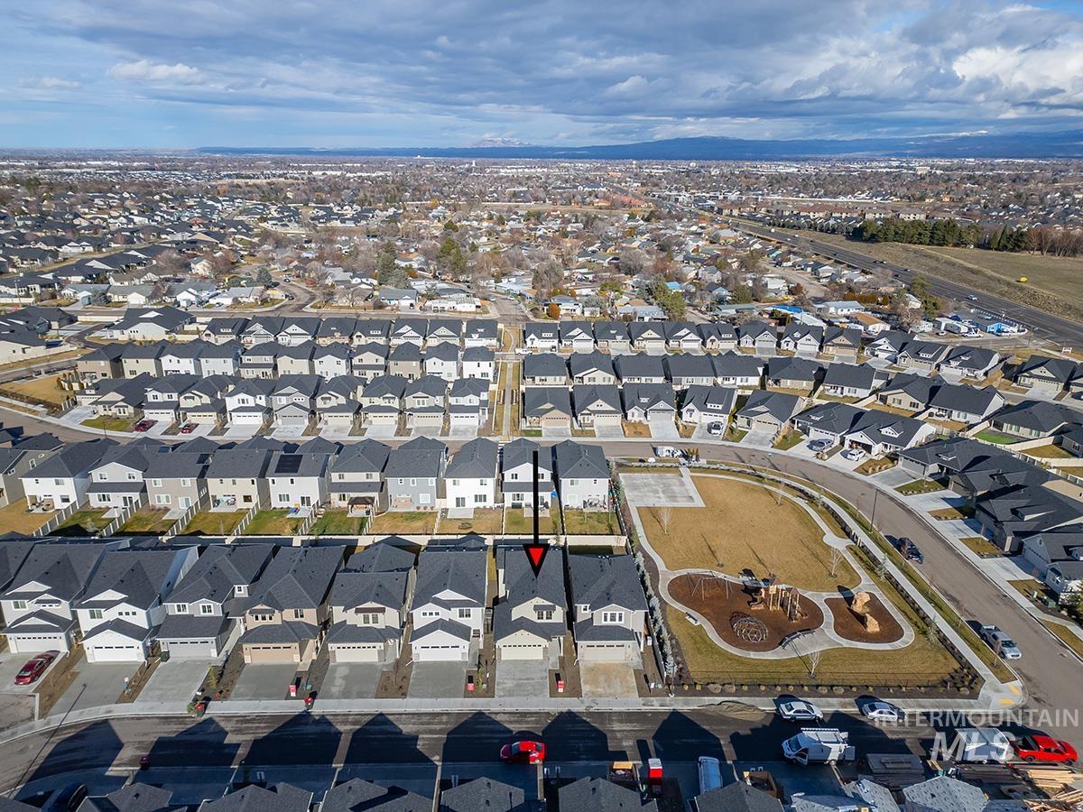 212 W Broyhill St., Meridian, Idaho 83642, 4 Bedrooms, 2.5 Bathrooms, Residential For Sale, Price $464,800,MLS 98973694