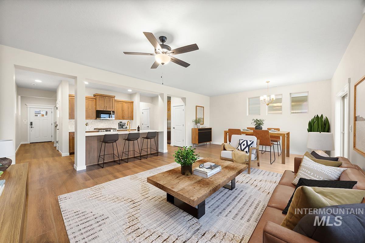 212 W Broyhill St., Meridian, Idaho 83642, 4 Bedrooms, 2.5 Bathrooms, Residential For Sale, Price $464,800,MLS 98973694