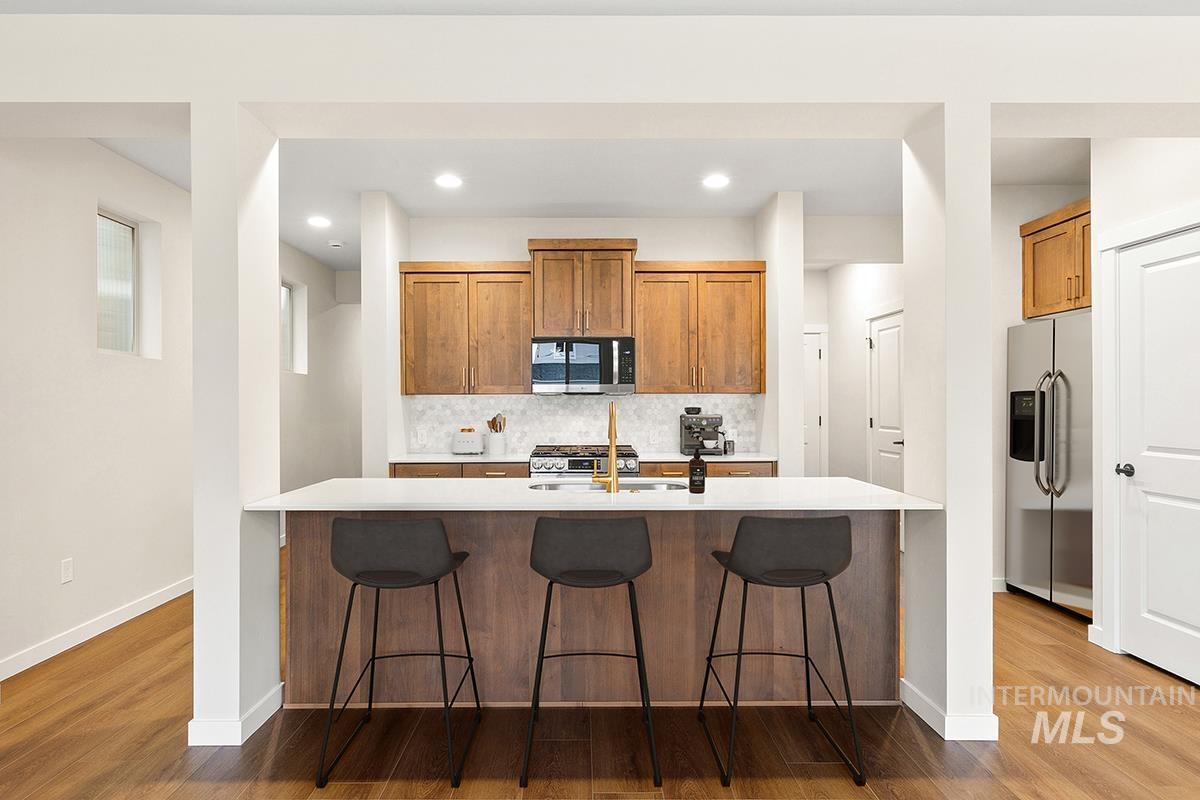 212 W Broyhill St., Meridian, Idaho 83642, 4 Bedrooms, 2.5 Bathrooms, Residential For Sale, Price $464,800,MLS 98973694