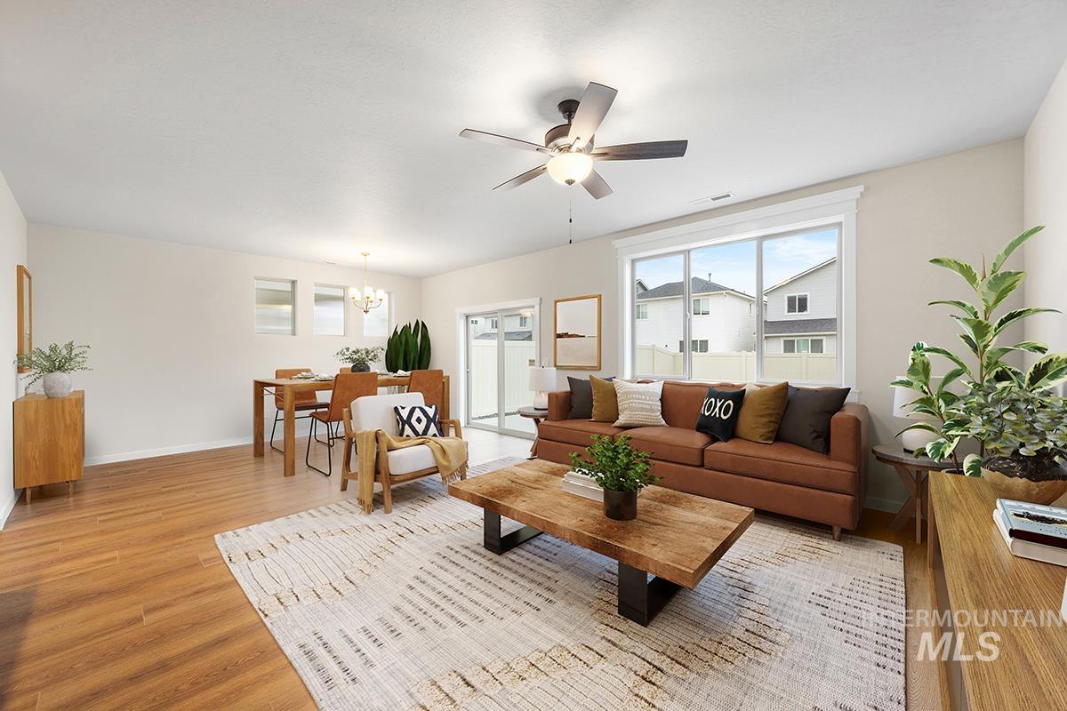 212 W Broyhill St., Meridian, Idaho 83642, 4 Bedrooms, 2.5 Bathrooms, Residential For Sale, Price $464,800,MLS 98973694