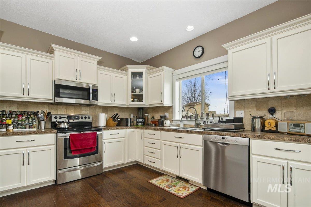 3610 S Robinson Blvd, Nampa, Idaho 83686, 3 Bedrooms, 2 Bathrooms, Residential For Sale, Price $525,000,MLS 98973697