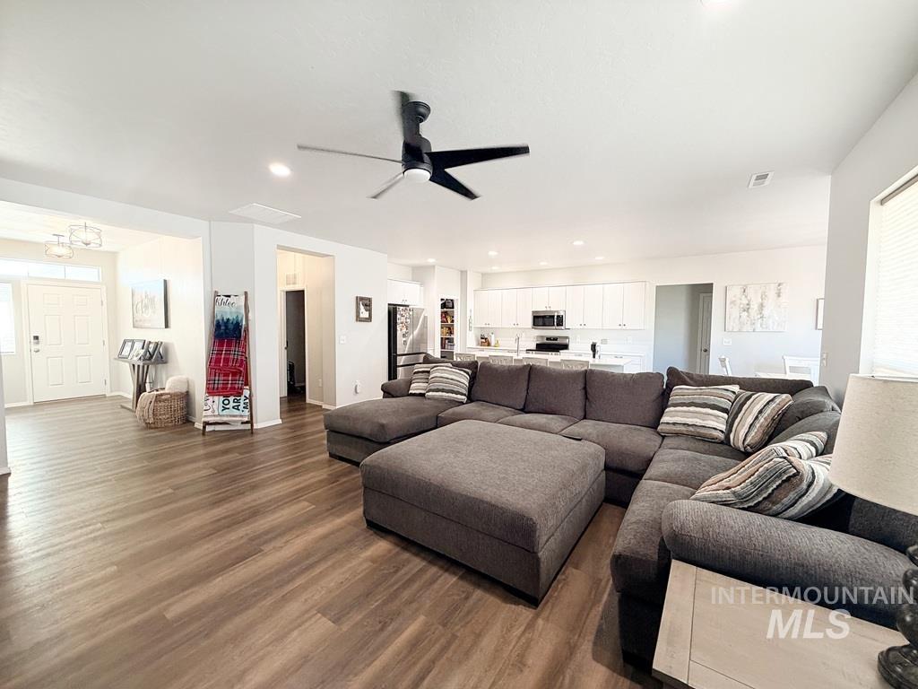 13694 Oliver Street, Caldwell, Idaho 83607, 4 Bedrooms, 2 Bathrooms, Residential For Sale, Price $459,900, 98973698