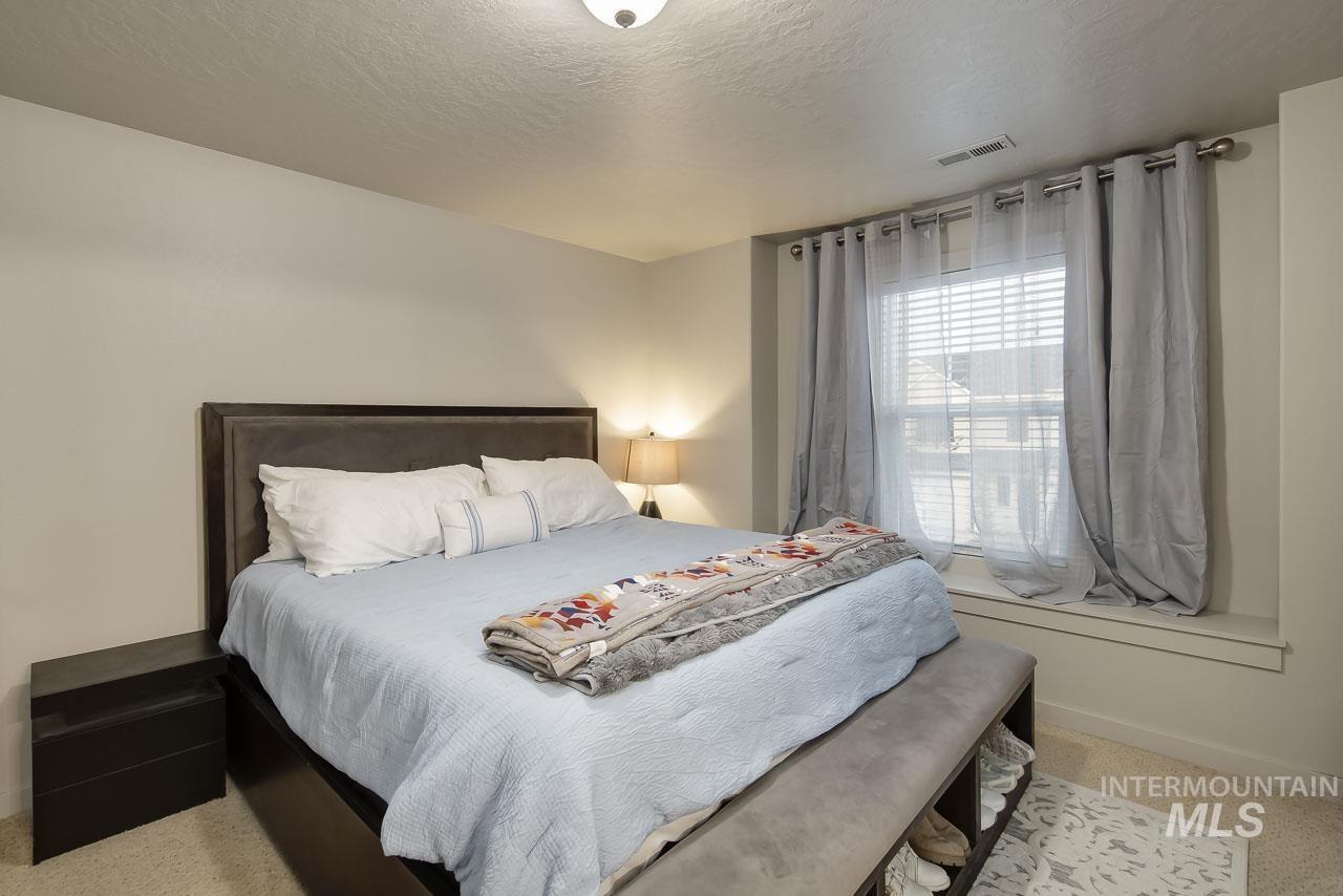 1177 S Barberry Pl, Nampa, Idaho 83686, 3 Bedrooms, 2.5 Bathrooms, Residential For Sale, Price $299,900,MLS 98973700