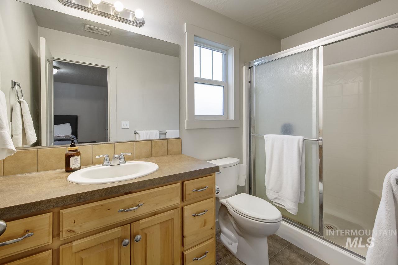 1177 S Barberry Pl, Nampa, Idaho 83686, 3 Bedrooms, 2.5 Bathrooms, Residential For Sale, Price $299,900,MLS 98973700