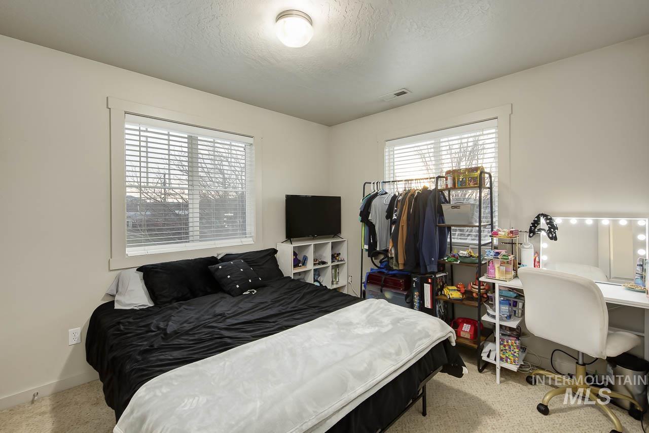 1177 S Barberry Pl, Nampa, Idaho 83686, 3 Bedrooms, 2.5 Bathrooms, Residential For Sale, Price $299,900,MLS 98973700