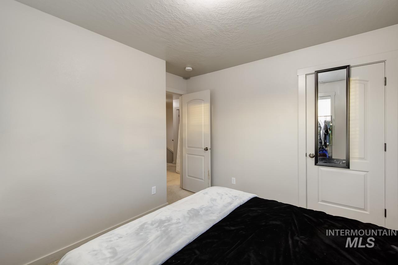 1177 S Barberry Pl, Nampa, Idaho 83686, 3 Bedrooms, 2.5 Bathrooms, Residential For Sale, Price $299,900,MLS 98973700