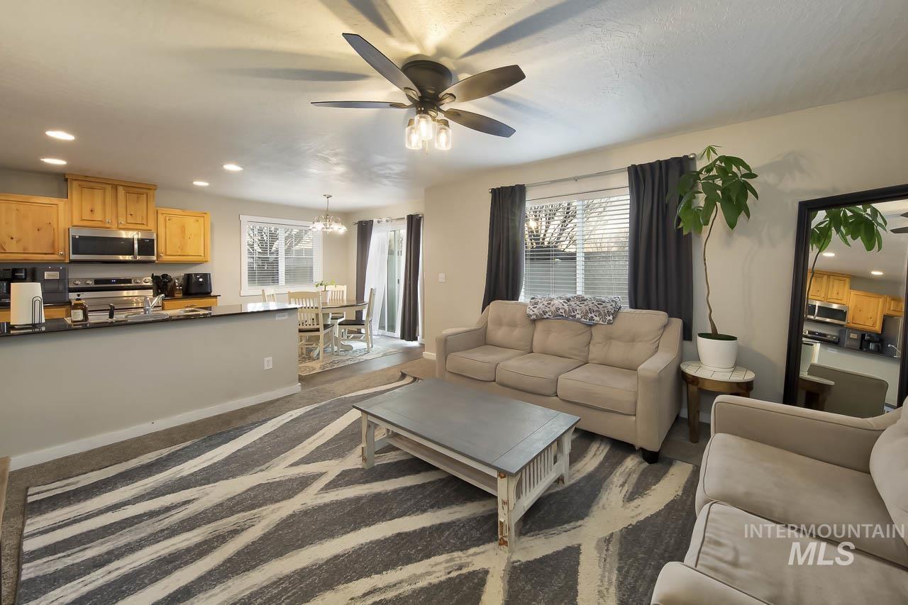 1177 S Barberry Pl, Nampa, Idaho 83686, 3 Bedrooms, 2.5 Bathrooms, Residential For Sale, Price $299,900,MLS 98973700