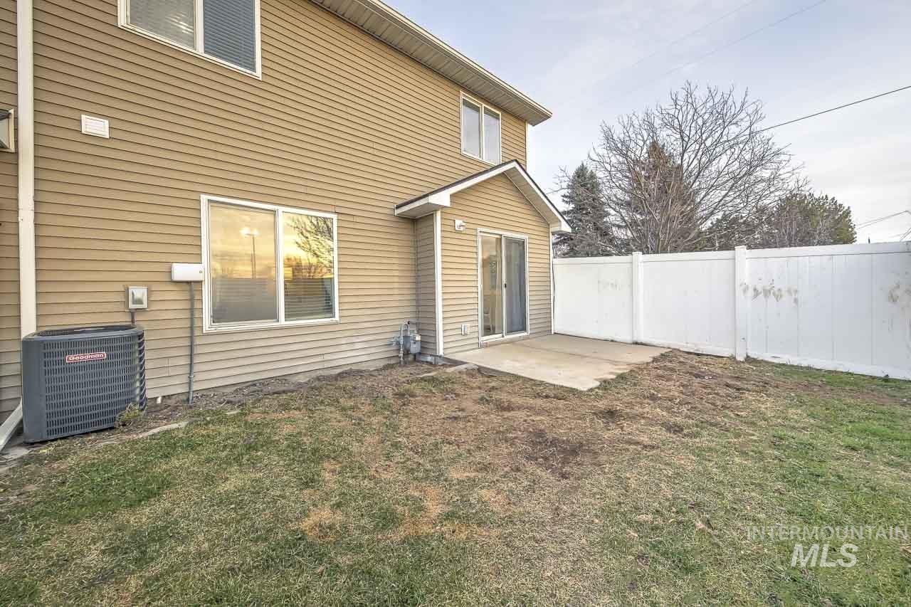 1177 S Barberry Pl, Nampa, Idaho 83686, 3 Bedrooms, 2.5 Bathrooms, Residential For Sale, Price $299,900,MLS 98973700