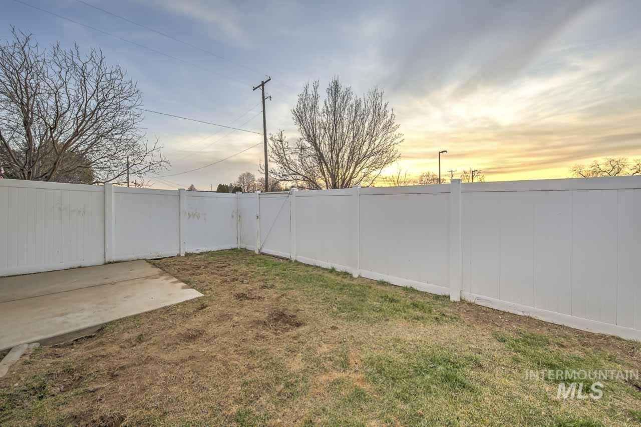 1177 S Barberry Pl, Nampa, Idaho 83686, 3 Bedrooms, 2.5 Bathrooms, Residential For Sale, Price $299,900,MLS 98973700