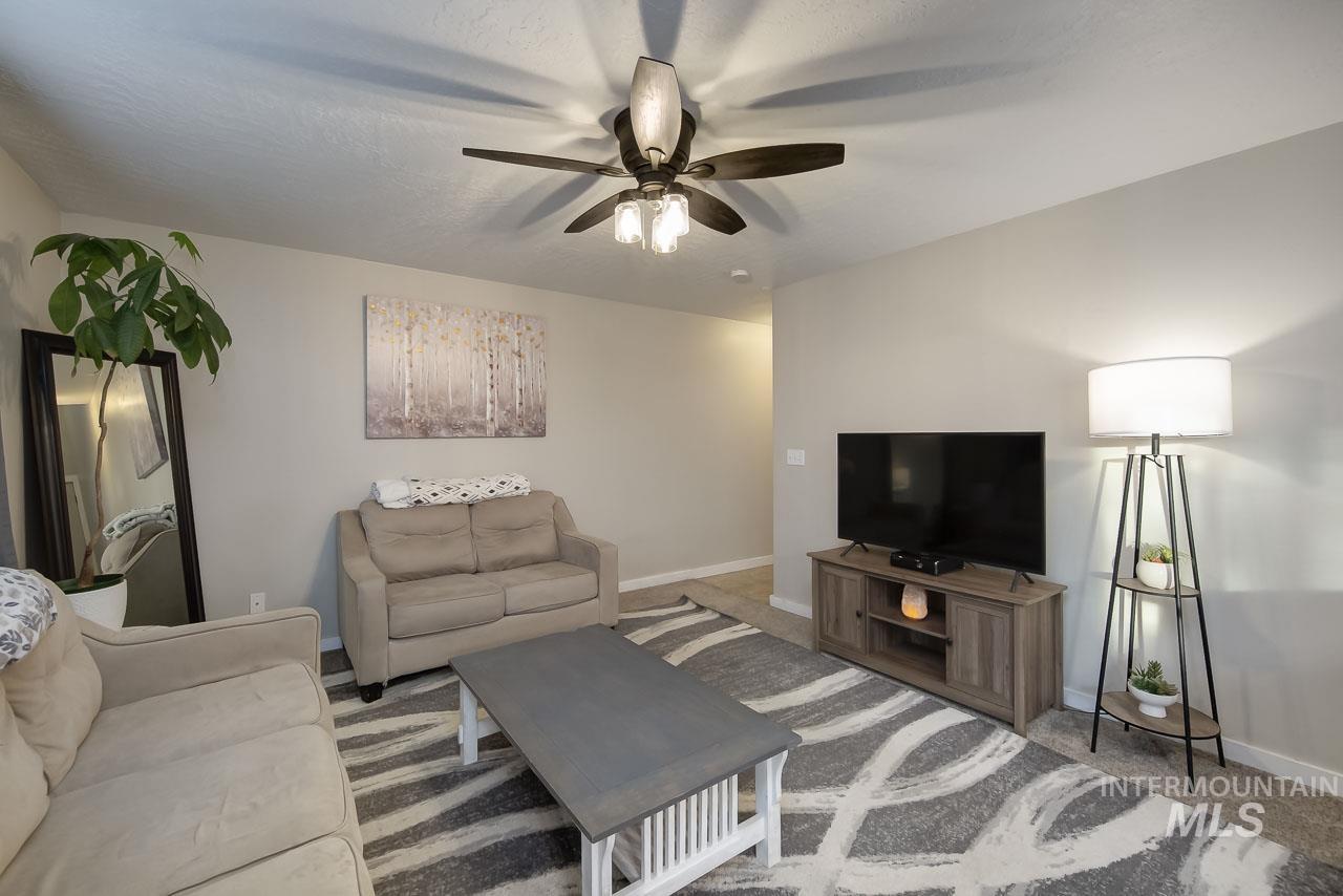 1177 S Barberry Pl, Nampa, Idaho 83686, 3 Bedrooms, 2.5 Bathrooms, Residential For Sale, Price $299,900,MLS 98973700