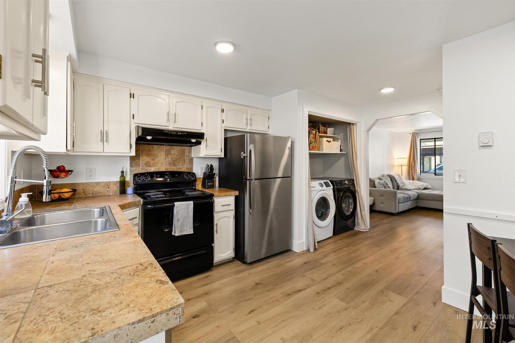 2850 S Abbs Lane, Boise, Idaho 83705, 2 Bedrooms, 1.5 Bathrooms, Residential For Sale, Price $274,990,MLS 98973701