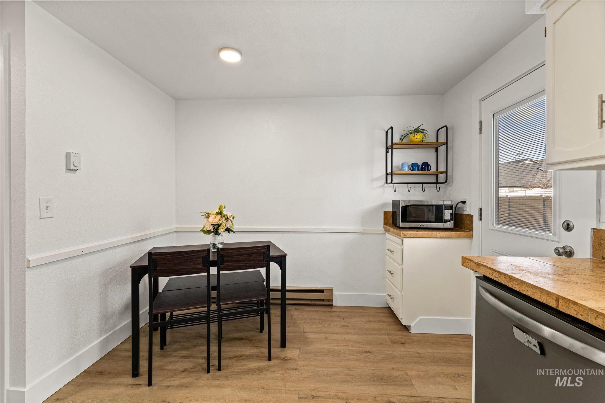 2850 S Abbs Lane, Boise, Idaho 83705, 2 Bedrooms, 1.5 Bathrooms, Residential For Sale, Price $274,990,MLS 98973701