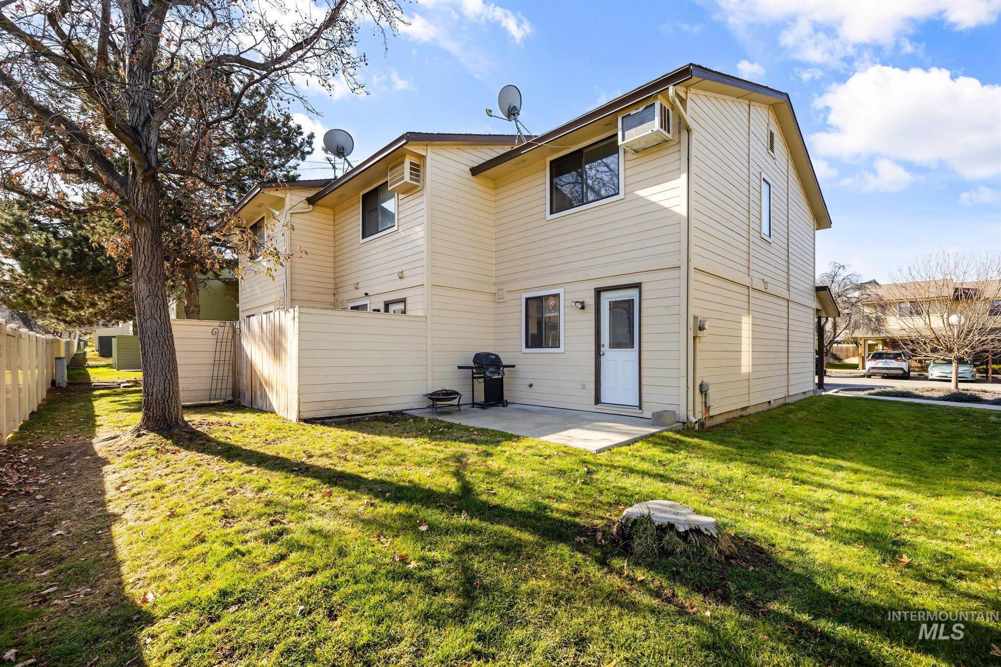 2850 S Abbs Lane, Boise, Idaho 83705, 2 Bedrooms, 1.5 Bathrooms, Residential For Sale, Price $274,990,MLS 98973701