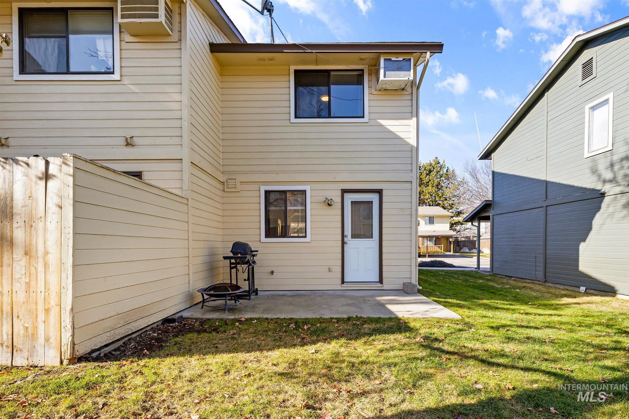 2850 S Abbs Lane, Boise, Idaho 83705, 2 Bedrooms, 1.5 Bathrooms, Residential For Sale, Price $274,990,MLS 98973701