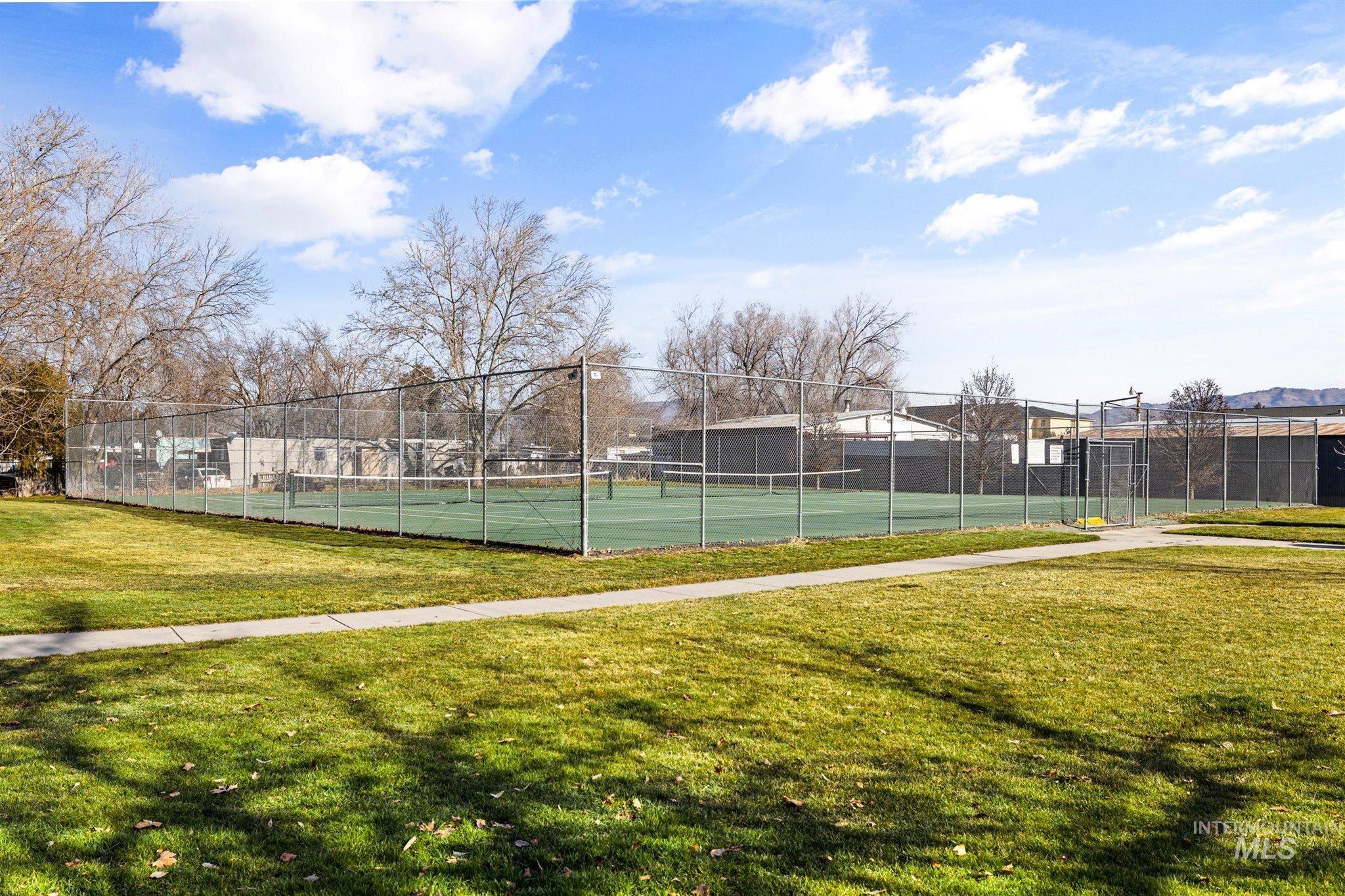 2850 S Abbs Lane, Boise, Idaho 83705, 2 Bedrooms, 1.5 Bathrooms, Residential For Sale, Price $274,990,MLS 98973701