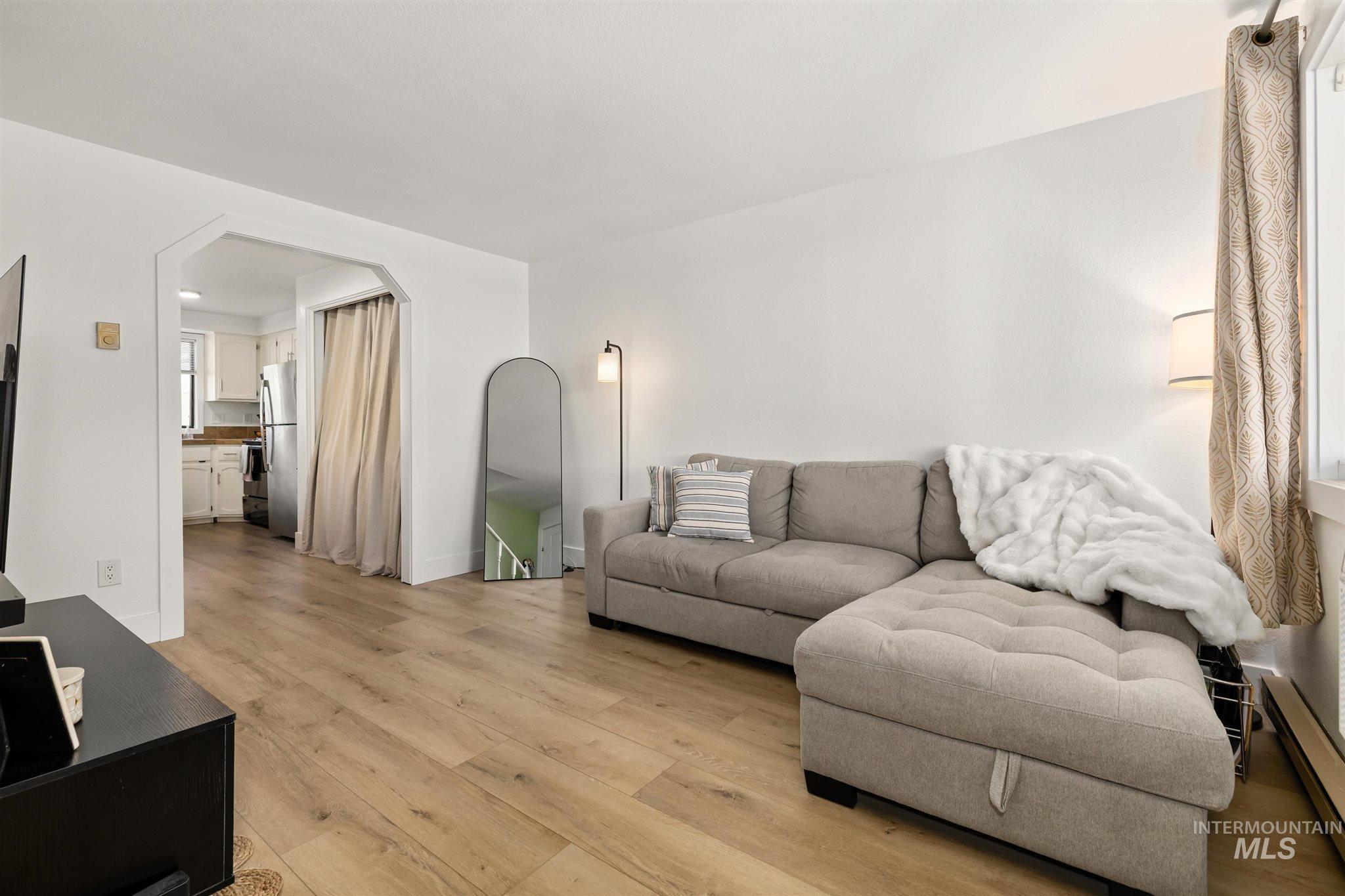 2850 S Abbs Lane, Boise, Idaho 83705, 2 Bedrooms, 1.5 Bathrooms, Residential For Sale, Price $274,990,MLS 98973701