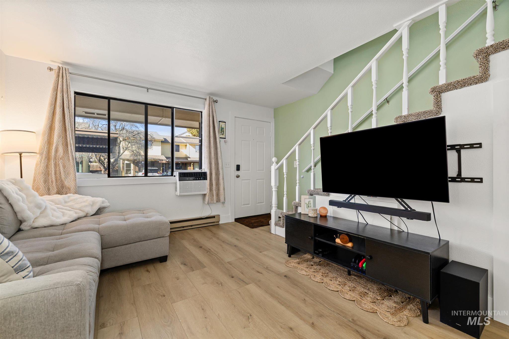 2850 S Abbs Lane, Boise, Idaho 83705, 2 Bedrooms, 1.5 Bathrooms, Residential For Sale, Price $274,990,MLS 98973701