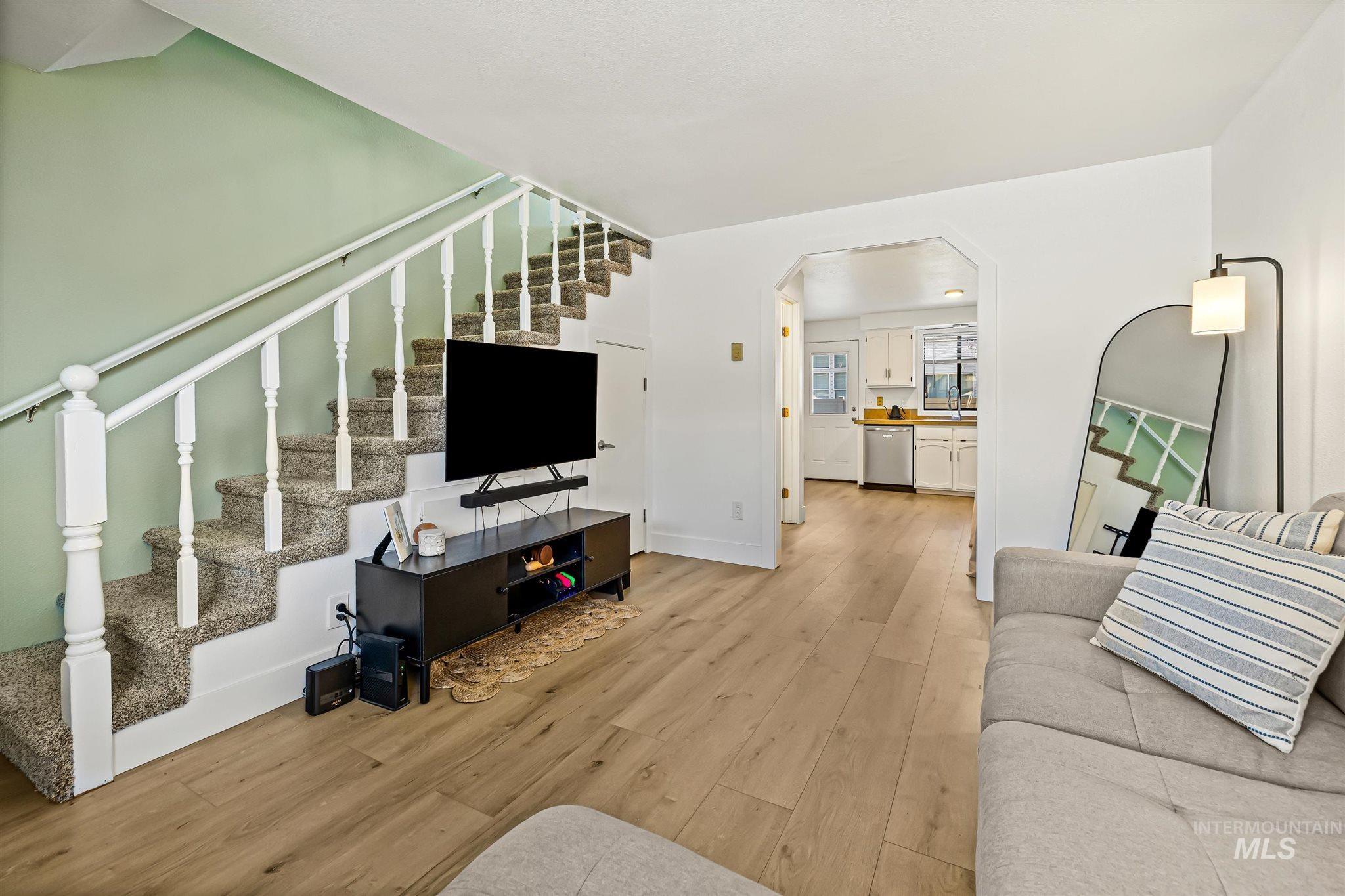 2850 S Abbs Lane, Boise, Idaho 83705, 2 Bedrooms, 1.5 Bathrooms, Residential For Sale, Price $274,990,MLS 98973701