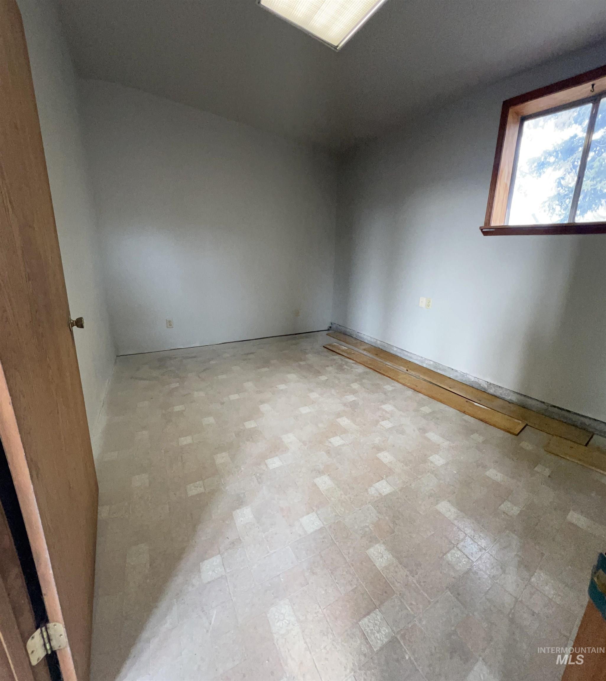 510 E Main St., Craigmont, Idaho 83523, 2 Bedrooms, 2 Bathrooms, Residential For Sale, Price $325,000,MLS 98973703