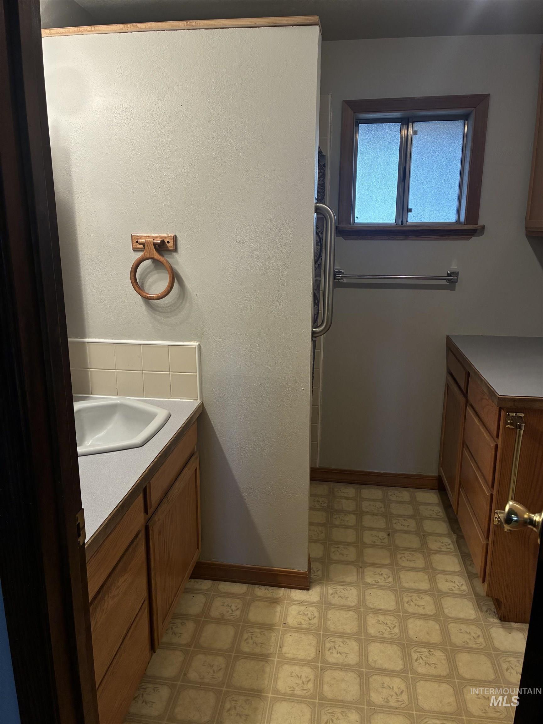 510 E Main St., Craigmont, Idaho 83523, 2 Bedrooms, 2 Bathrooms, Residential For Sale, Price $299,000, 98973703