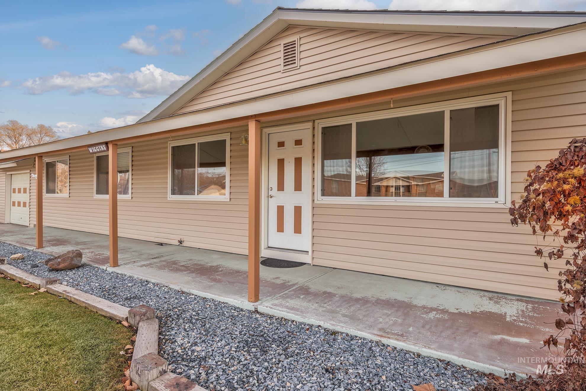 611 W Indianhead Road, Weiser, Idaho 83672, 4 Bedrooms, 2 Bathrooms, Residential For Sale, Price $369,000,MLS 98973704