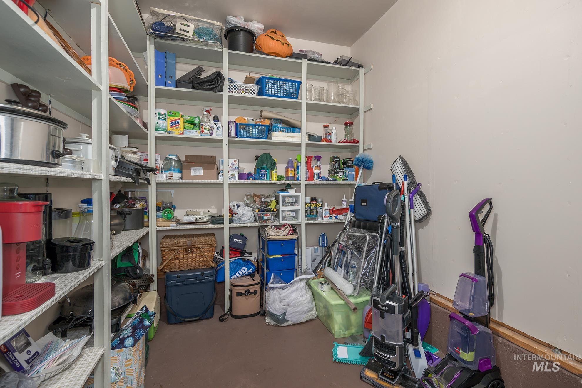 611 W Indianhead Road, Weiser, Idaho 83672, 4 Bedrooms, 2 Bathrooms, Residential For Sale, Price $369,000,MLS 98973704