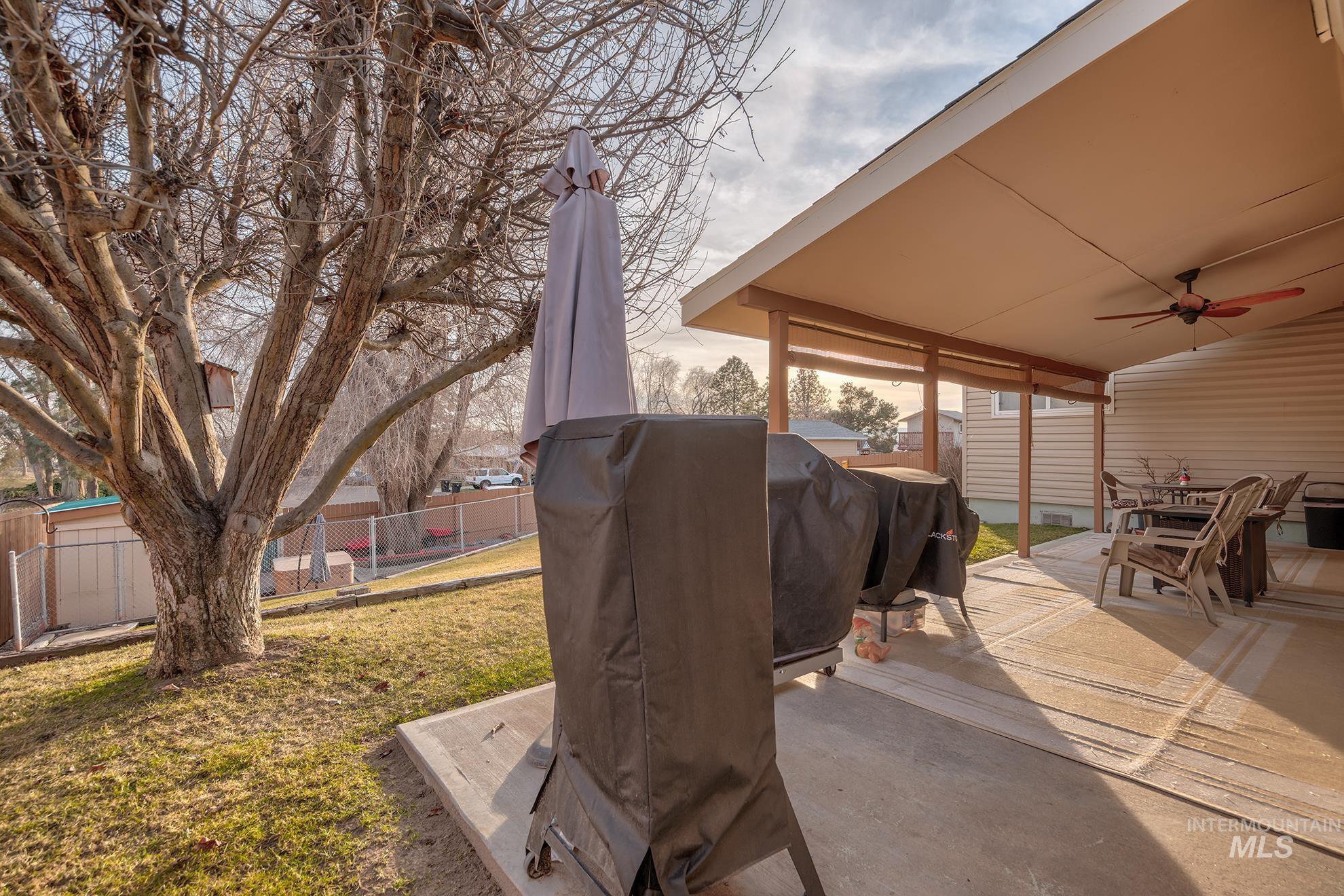 611 W Indianhead Road, Weiser, Idaho 83672, 4 Bedrooms, 2 Bathrooms, Residential For Sale, Price $369,000,MLS 98973704