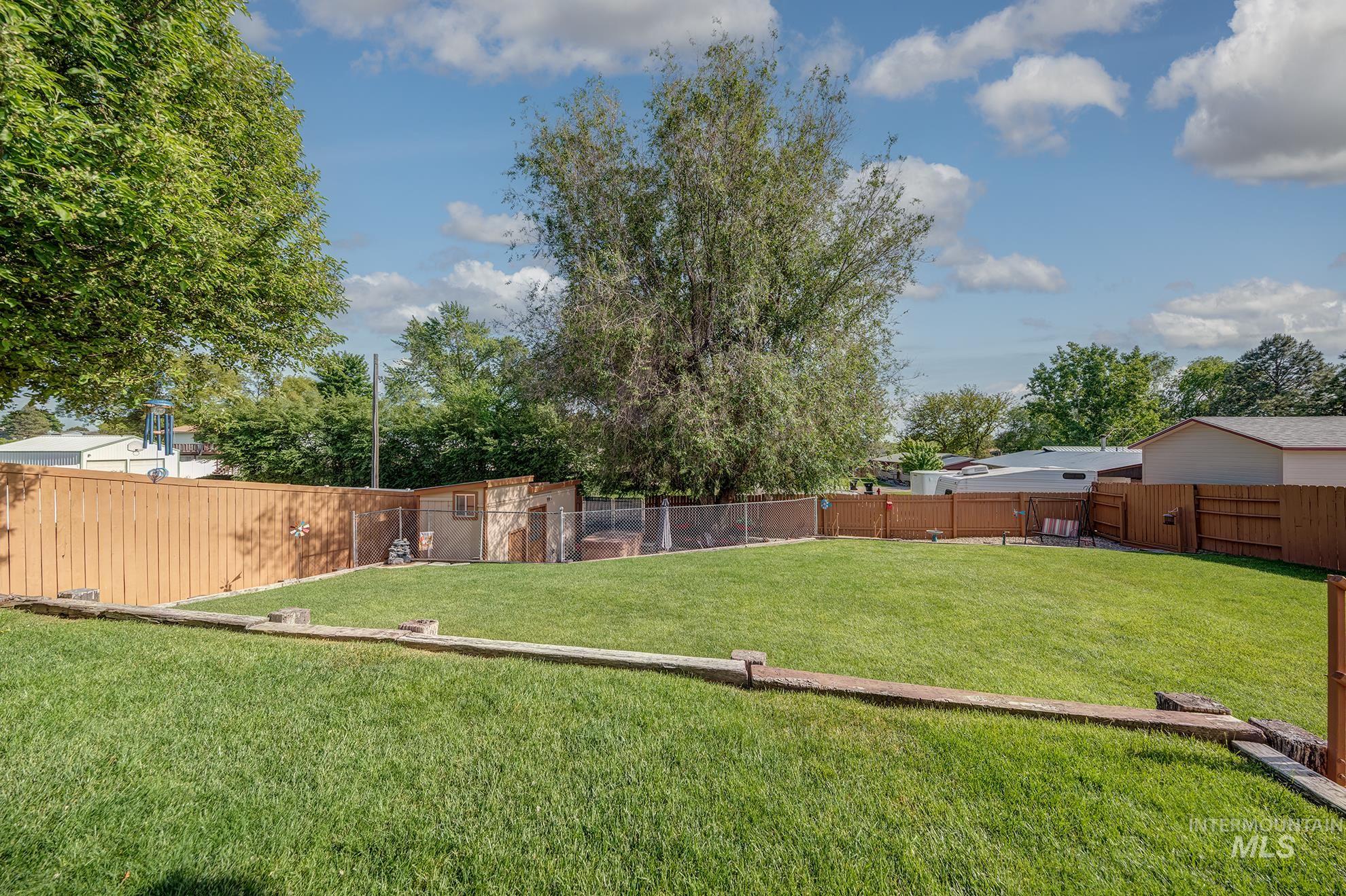 611 W Indianhead Road, Weiser, Idaho 83672, 4 Bedrooms, 2 Bathrooms, Residential For Sale, Price $369,000,MLS 98973704