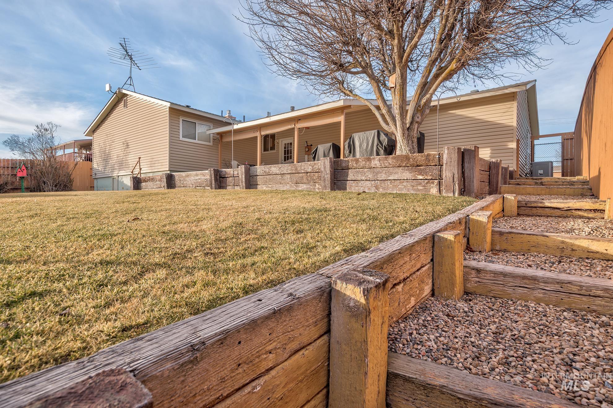 611 W Indianhead Road, Weiser, Idaho 83672, 4 Bedrooms, 2 Bathrooms, Residential For Sale, Price $369,000,MLS 98973704