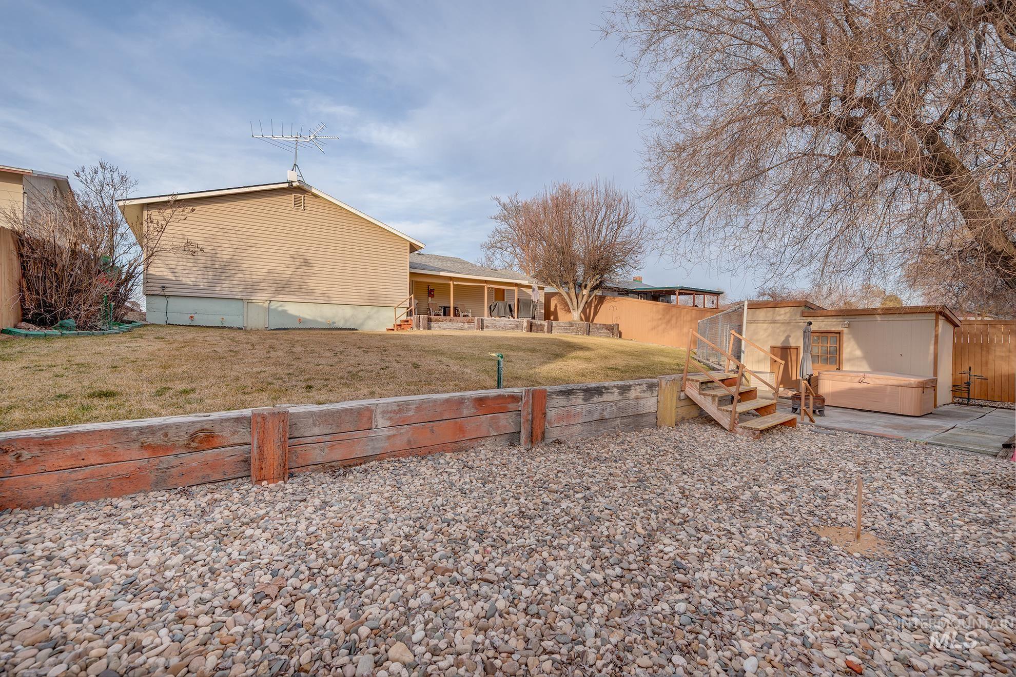 611 W Indianhead Road, Weiser, Idaho 83672, 4 Bedrooms, 2 Bathrooms, Residential For Sale, Price $369,000,MLS 98973704