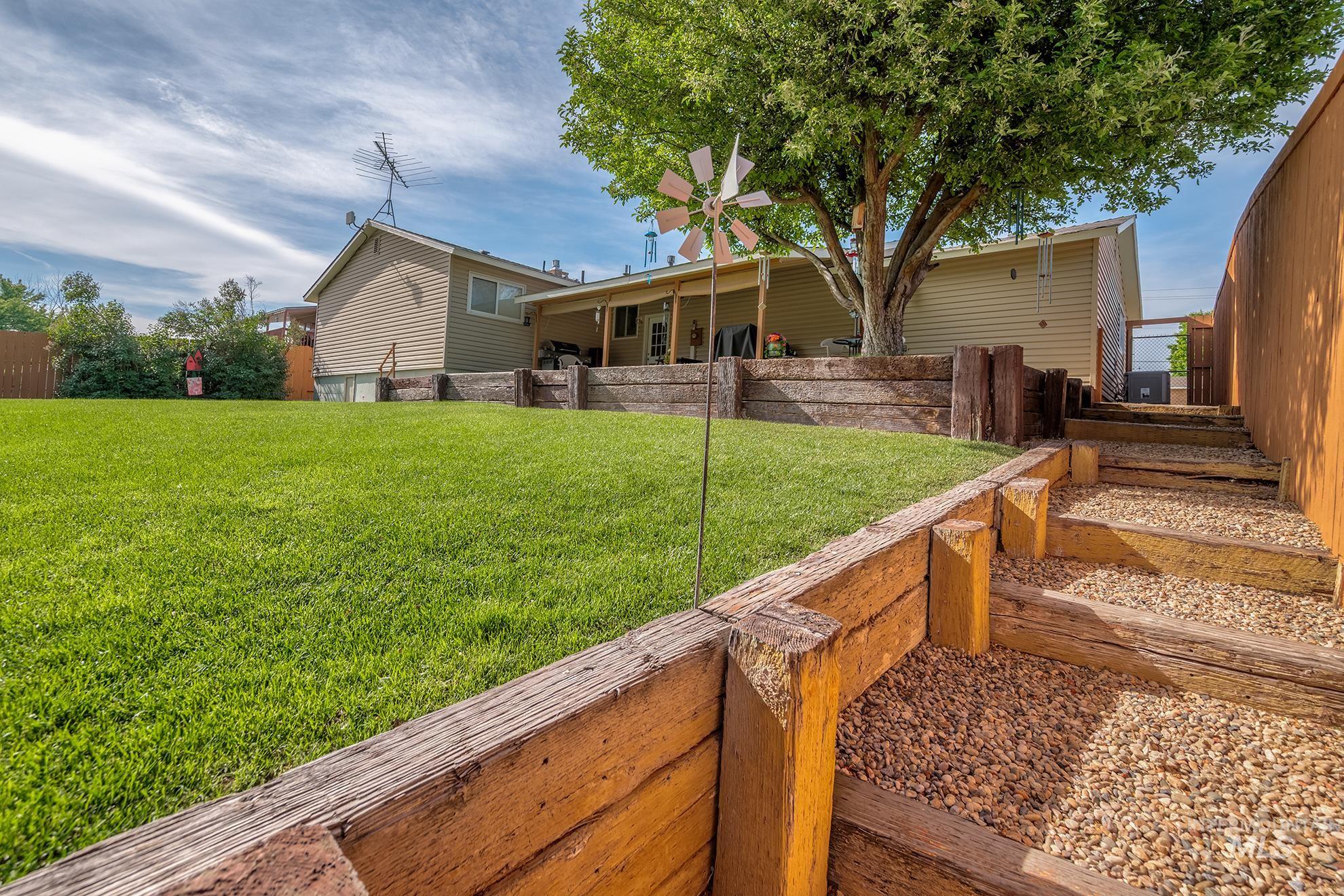 611 W Indianhead Road, Weiser, Idaho 83672, 4 Bedrooms, 2 Bathrooms, Residential For Sale, Price $369,000,MLS 98973704