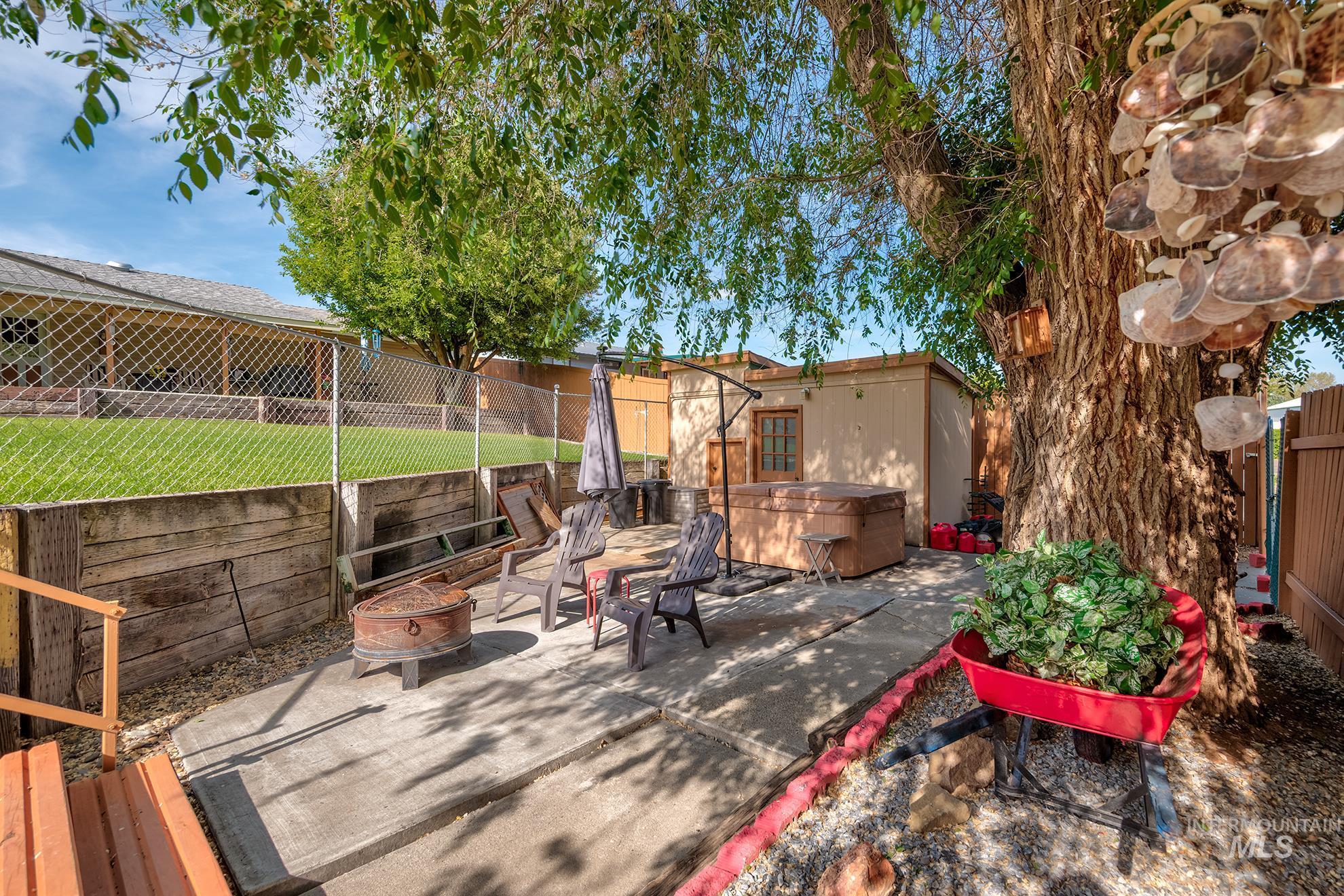 611 W Indianhead Road, Weiser, Idaho 83672, 4 Bedrooms, 2 Bathrooms, Residential For Sale, Price $369,000,MLS 98973704