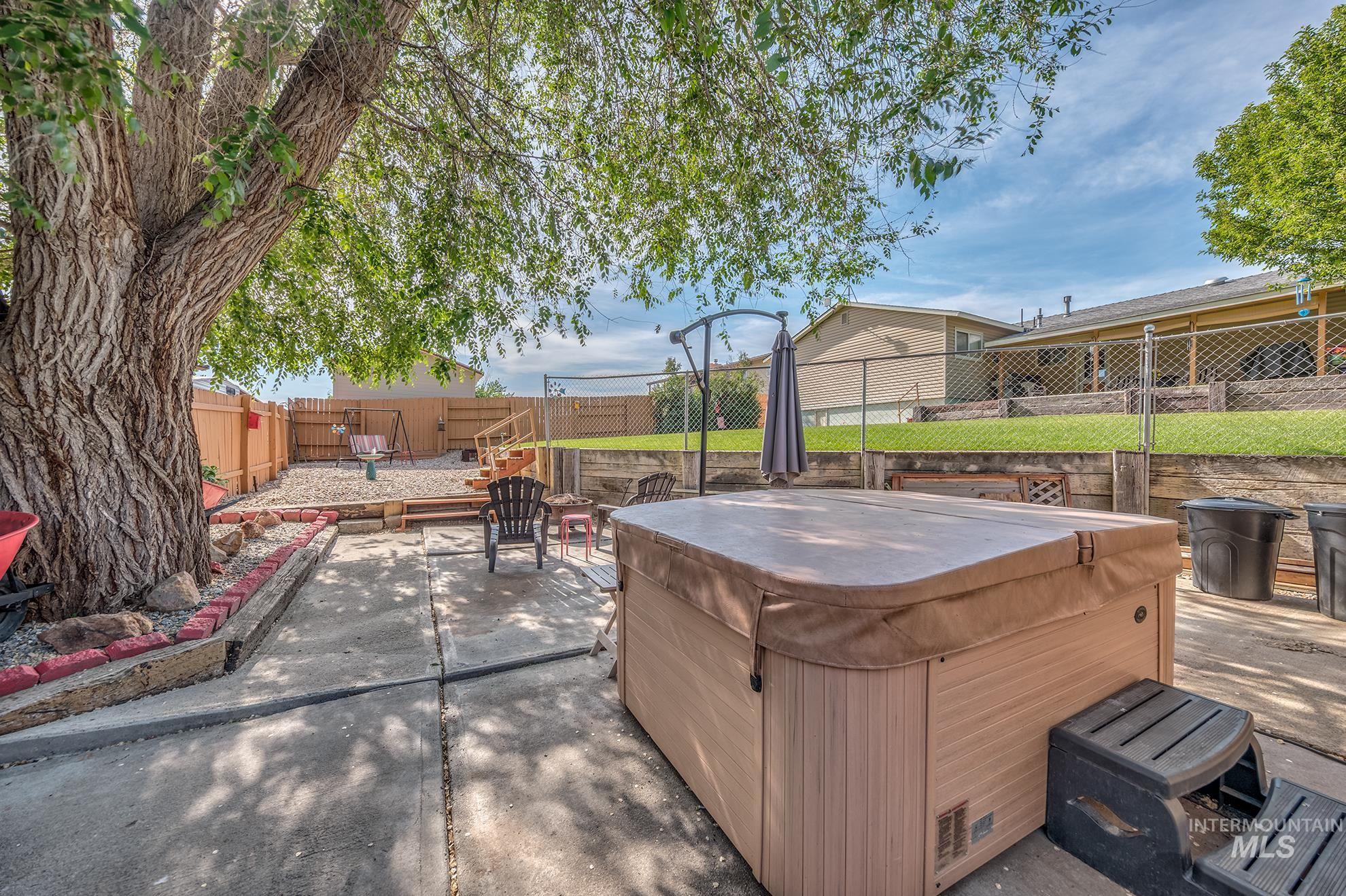 611 W Indianhead Road, Weiser, Idaho 83672, 4 Bedrooms, 2 Bathrooms, Residential For Sale, Price $369,000,MLS 98973704