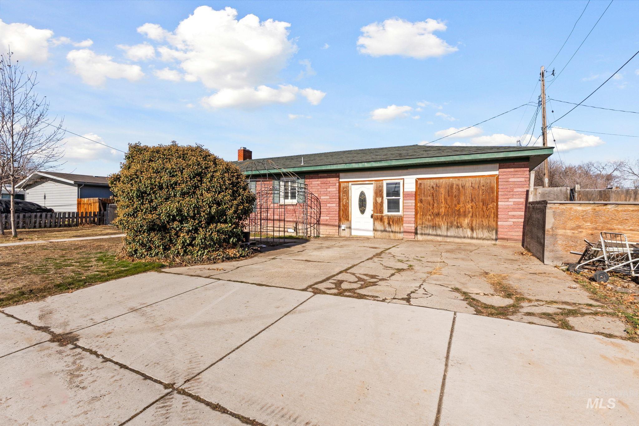 544 W Falls Ave, Twin Falls, Idaho 83301, 4 Bedrooms, 2 Bathrooms, Residential For Sale, Price $20,000,MLS 98973708