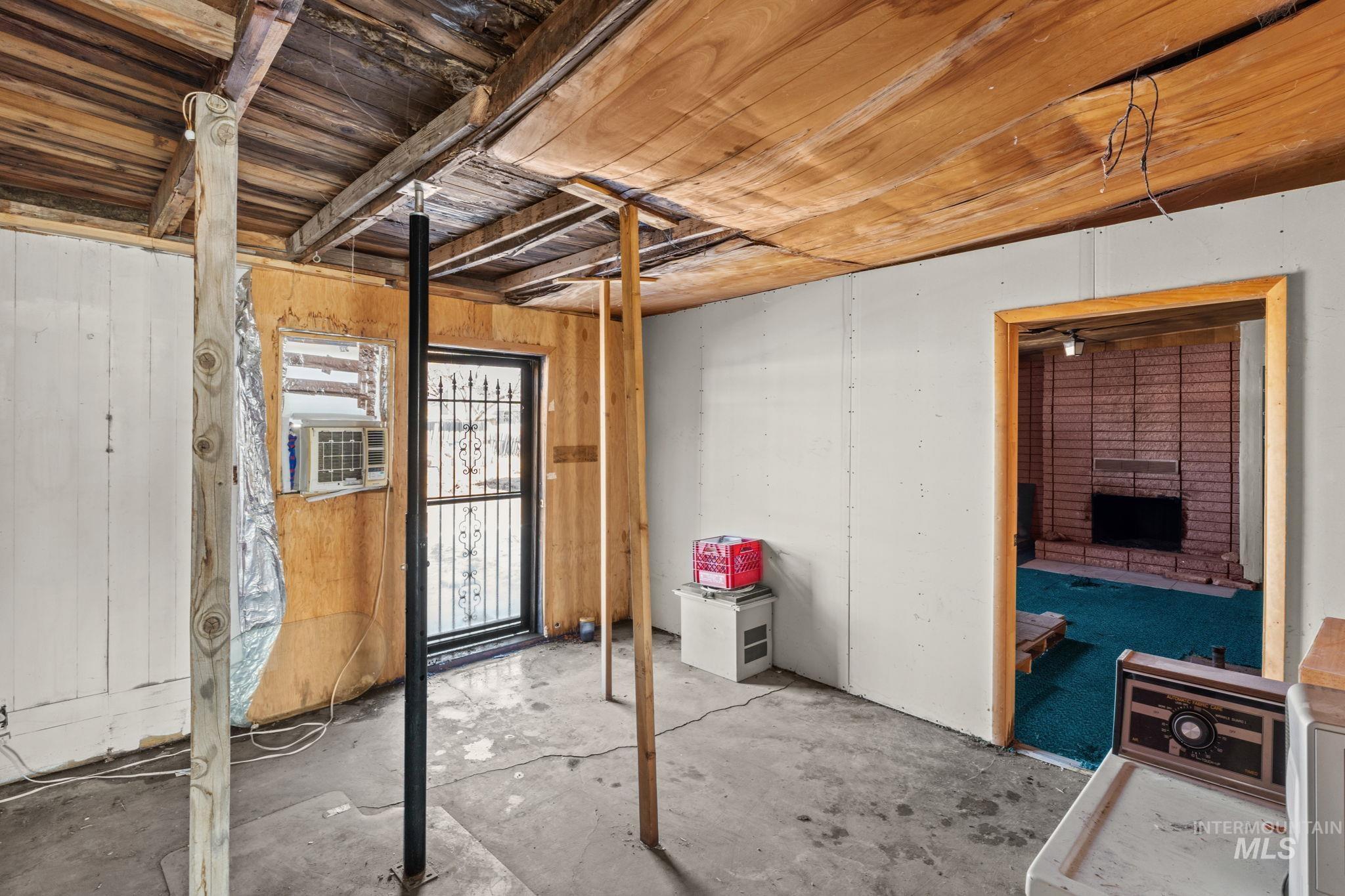 544 W Falls Ave, Twin Falls, Idaho 83301, 4 Bedrooms, 2 Bathrooms, Residential For Sale, Price $20,000,MLS 98973708