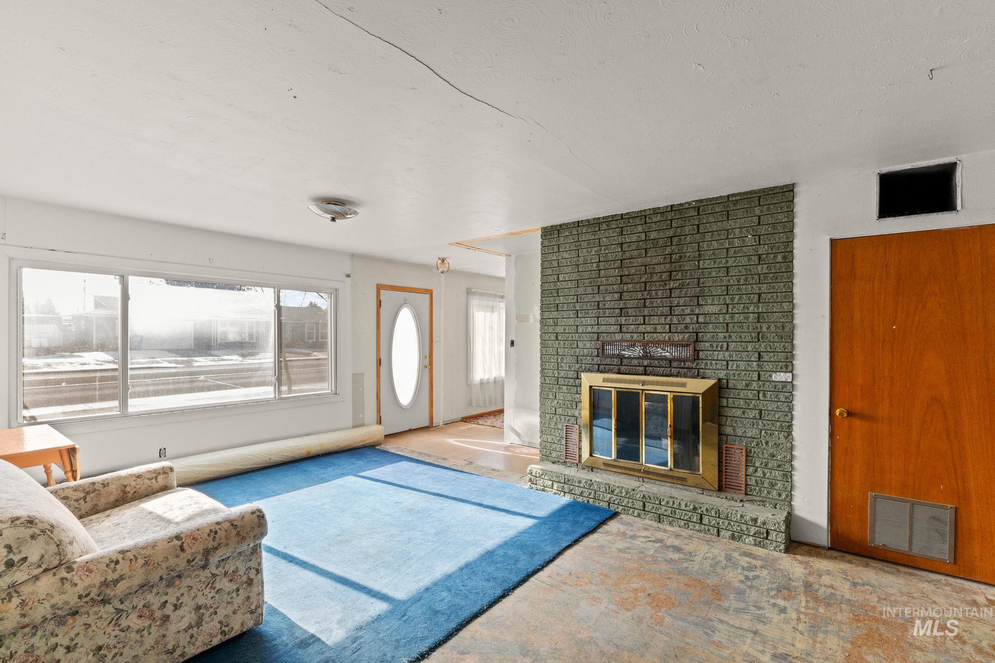 544 W Falls Ave, Twin Falls, Idaho 83301, 4 Bedrooms, 2 Bathrooms, Residential For Sale, Price $20,000,MLS 98973708