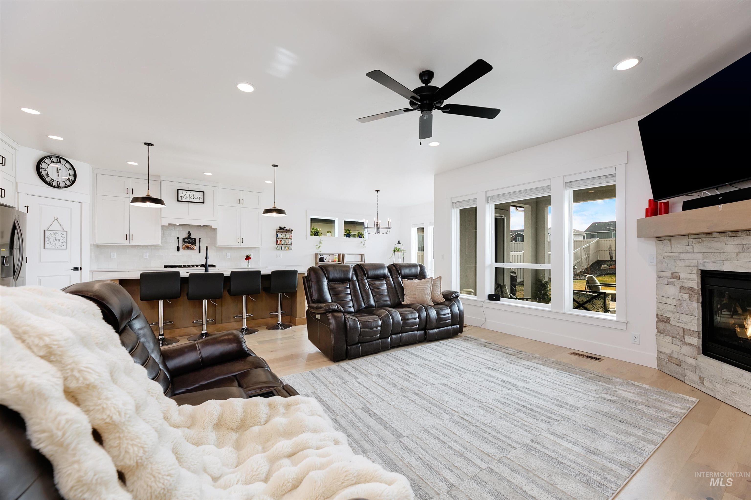 4201 E Grayson Dr., Meridian, Idaho 83642, 5 Bedrooms, 3 Bathrooms, Residential For Sale, Price $775,000,MLS 98973712