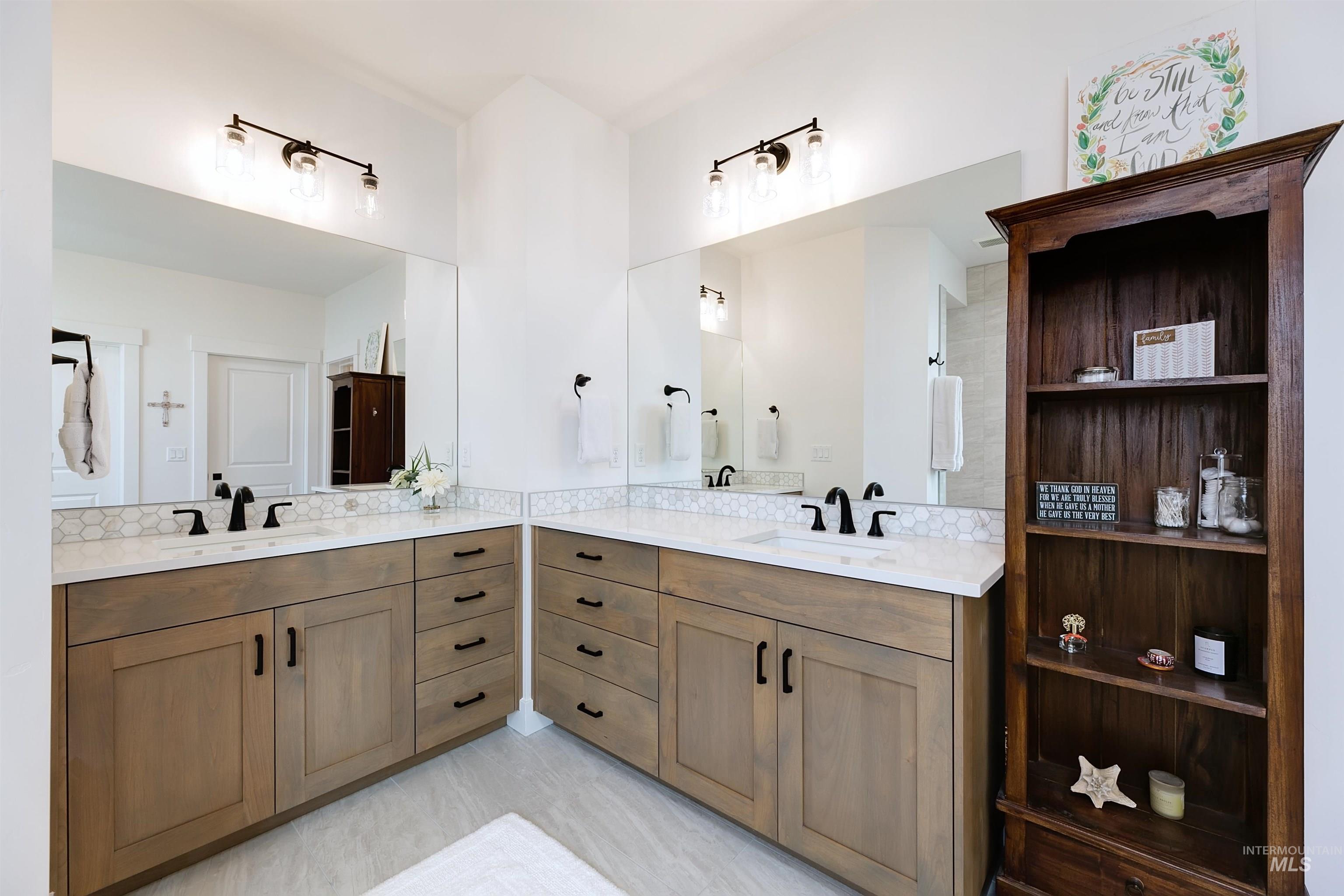 4201 E Grayson Dr., Meridian, Idaho 83642, 5 Bedrooms, 3 Bathrooms, Residential For Sale, Price $775,000,MLS 98973712