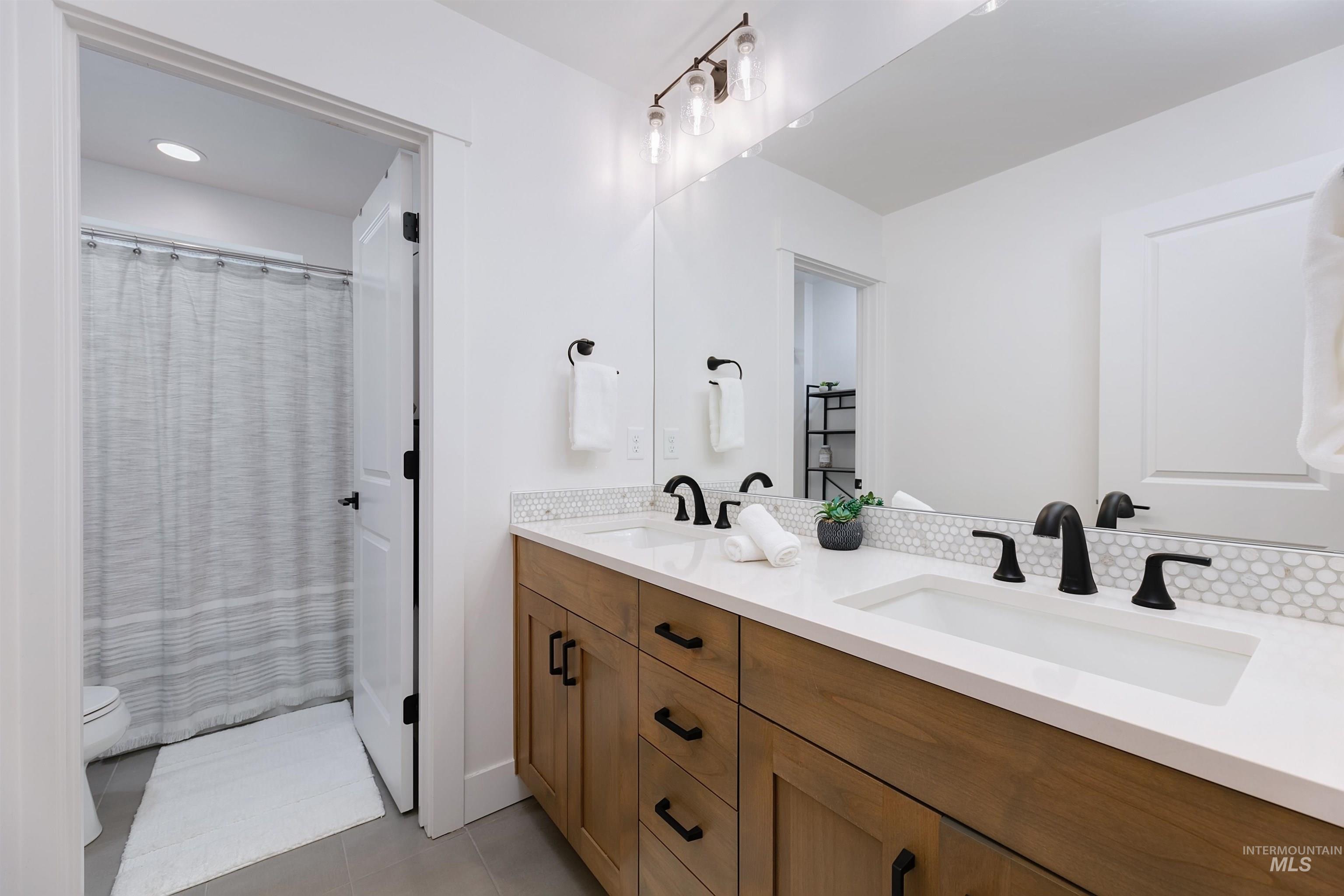 4201 E Grayson Dr., Meridian, Idaho 83642, 5 Bedrooms, 3 Bathrooms, Residential For Sale, Price $775,000,MLS 98973712