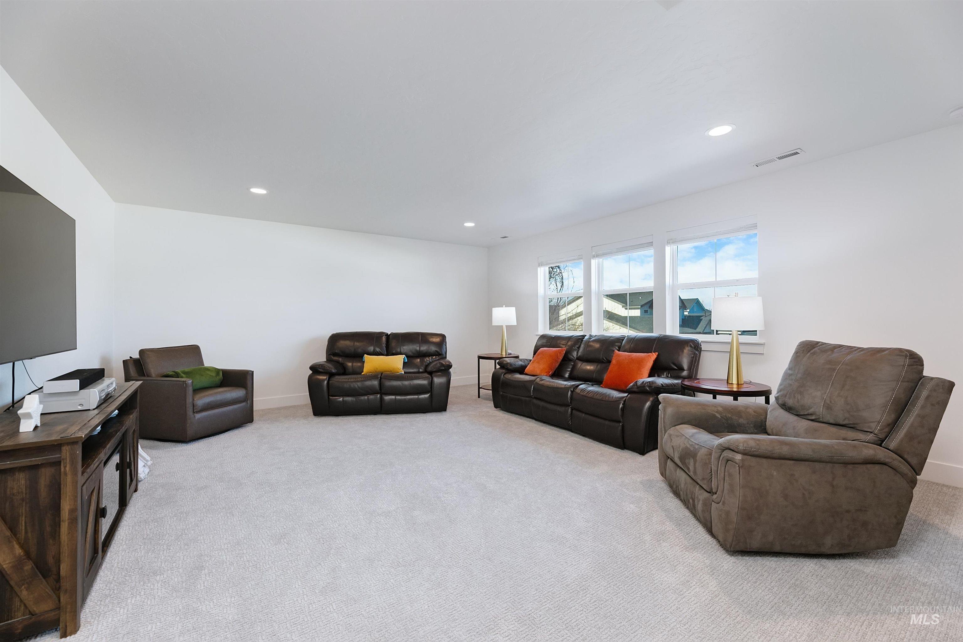 4201 E Grayson Dr., Meridian, Idaho 83642, 5 Bedrooms, 3 Bathrooms, Residential For Sale, Price $775,000,MLS 98973712