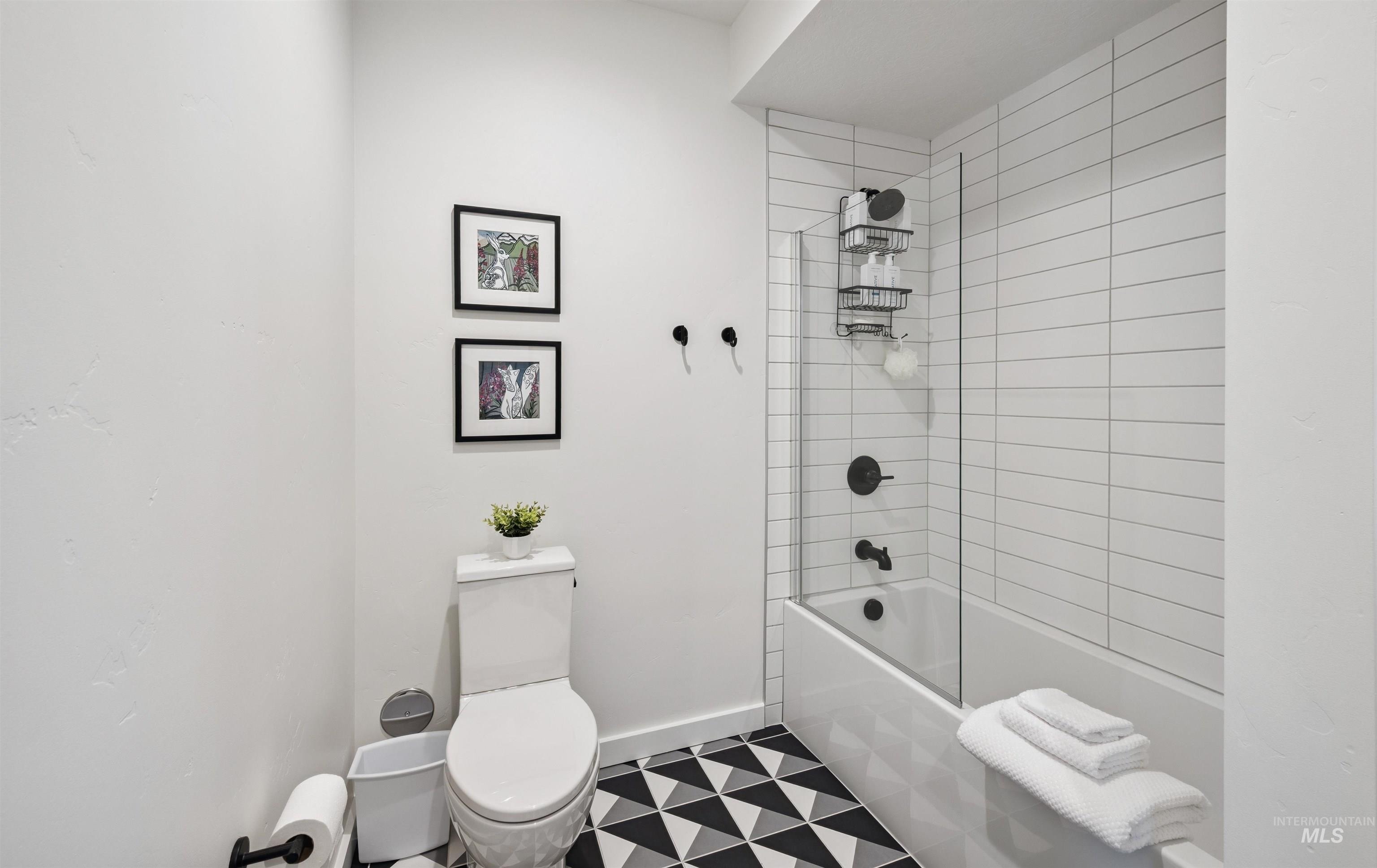 3850 E Haystack St., Boise, Idaho 83716-5885, 2 Bedrooms, 2 Bathrooms, Residential For Sale, Price $429,900, 98973713