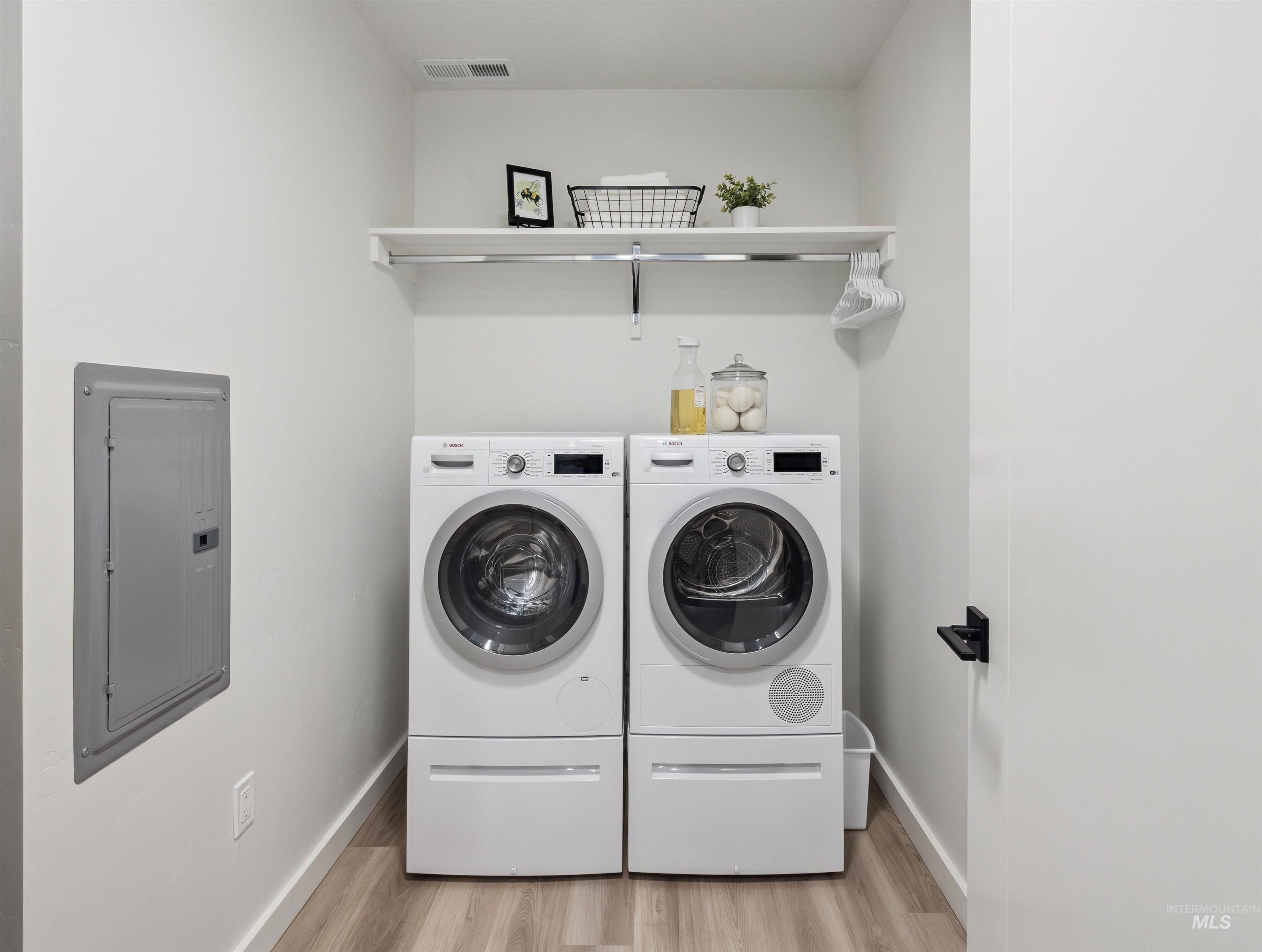 3850 E Haystack St., Boise, Idaho 83716-5885, 2 Bedrooms, 2 Bathrooms, Residential For Sale, Price $429,900, 98973713