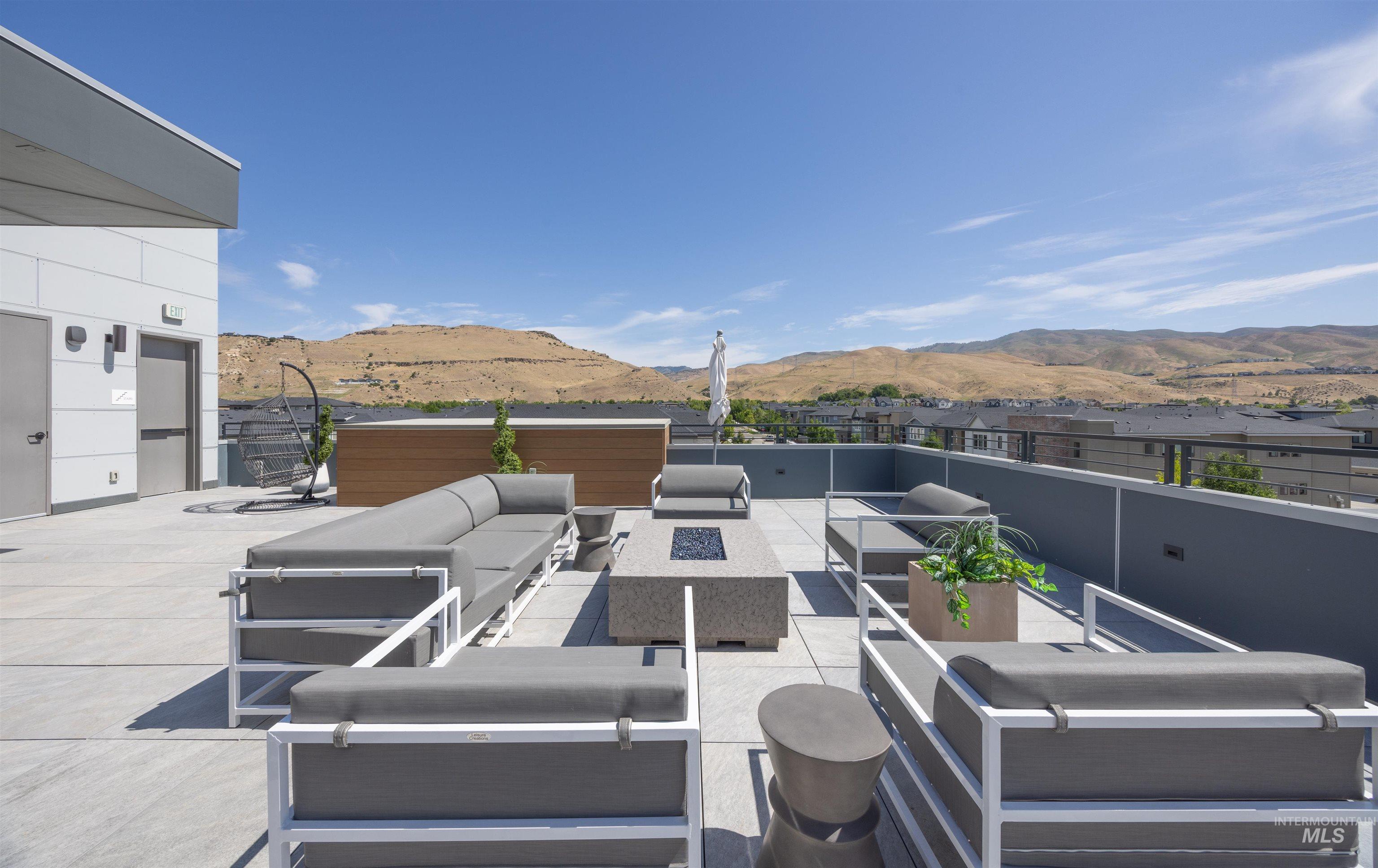 3850 E Haystack St., Boise, Idaho 83716-5885, 2 Bedrooms, 2 Bathrooms, Residential For Sale, Price $429,900, 98973713