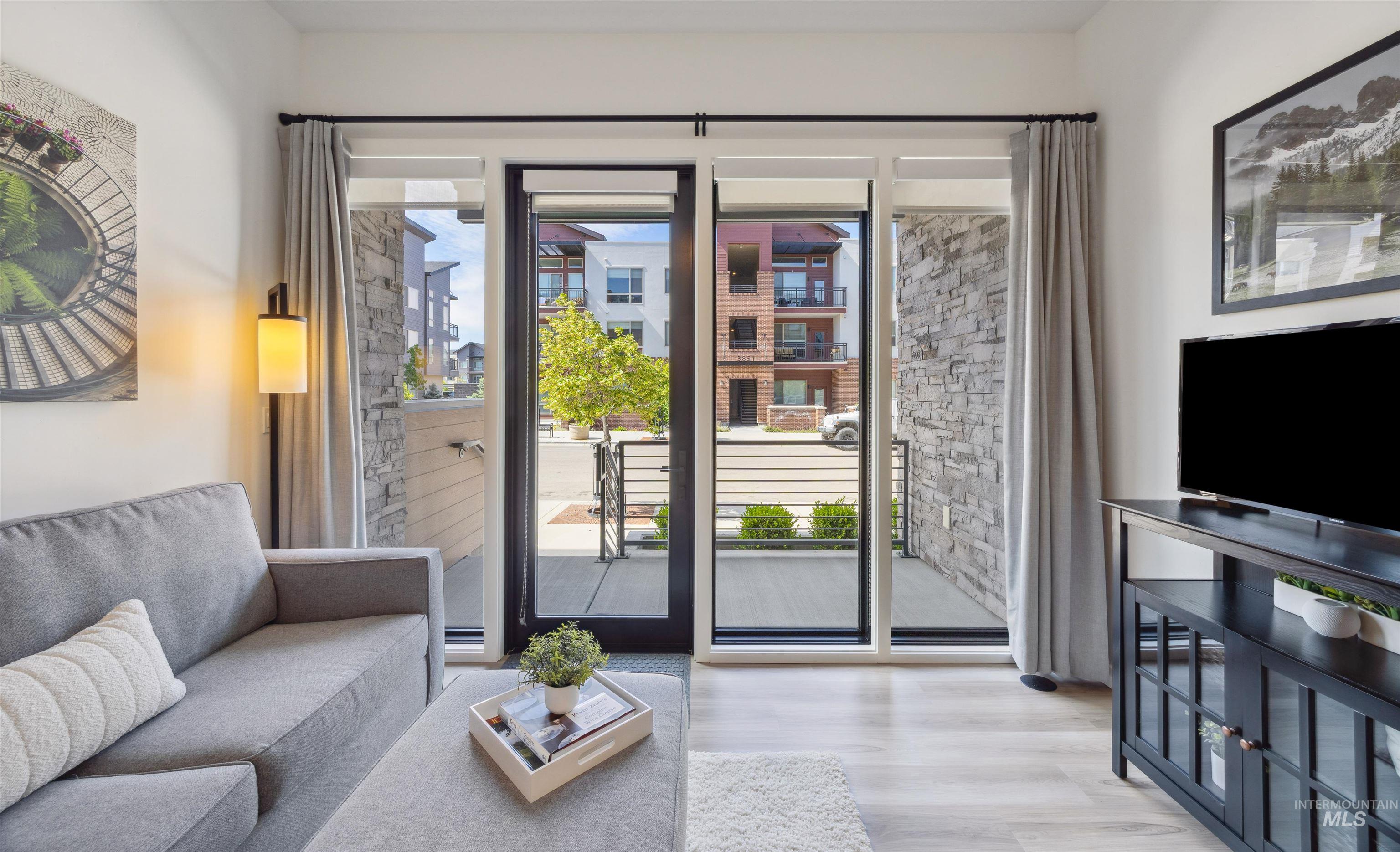 3850 E Haystack St., Boise, Idaho 83716-5885, 2 Bedrooms, 2 Bathrooms, Residential For Sale, Price $429,900, 98973713