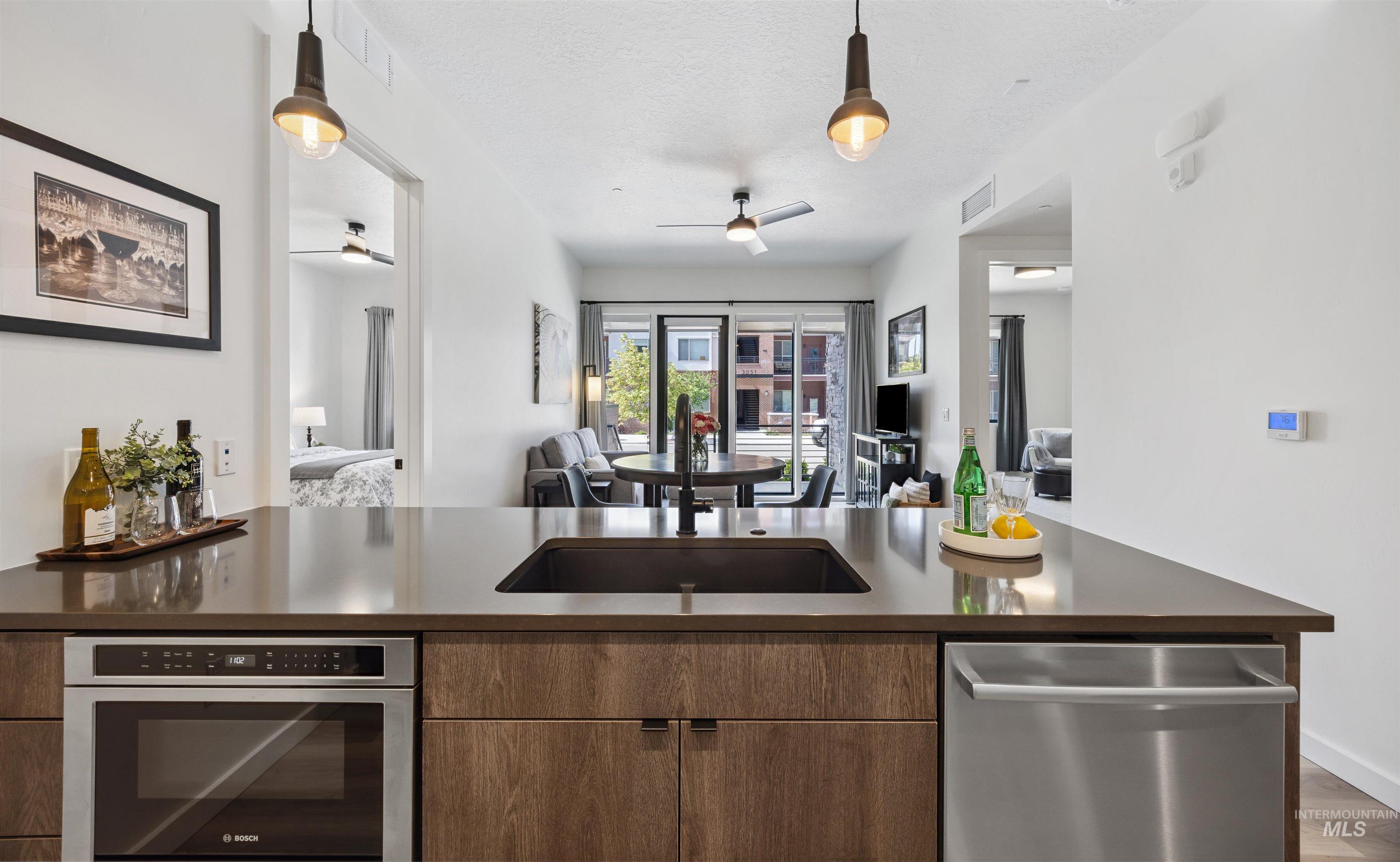 3850 E Haystack St., Boise, Idaho 83716-5885, 2 Bedrooms, 2 Bathrooms, Residential For Sale, Price $429,900, 98973713