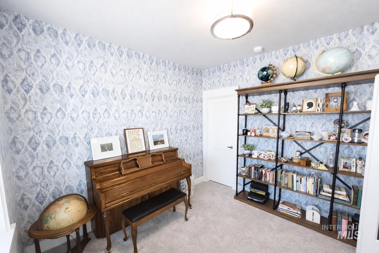 11513 W Soaring Hawk st., Star, Idaho 83669, 5 Bedrooms, 3.5 Bathrooms, Residential For Sale, Price $749,000,MLS 98973716