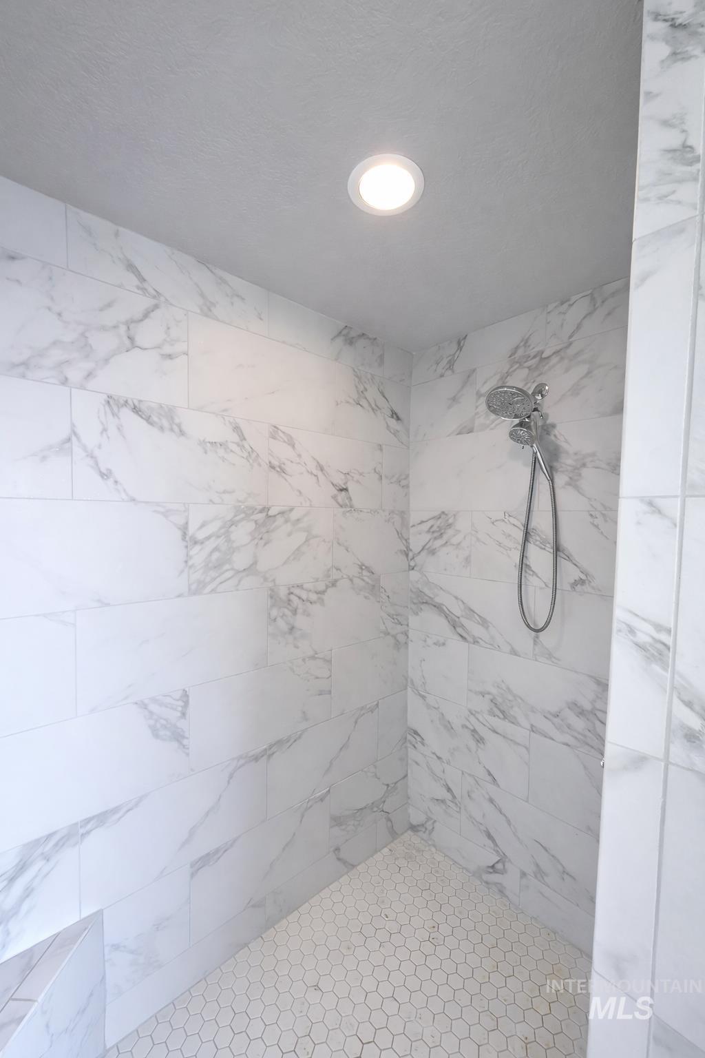 11513 W Soaring Hawk st., Star, Idaho 83669, 5 Bedrooms, 3.5 Bathrooms, Residential For Sale, Price $749,000,MLS 98973716