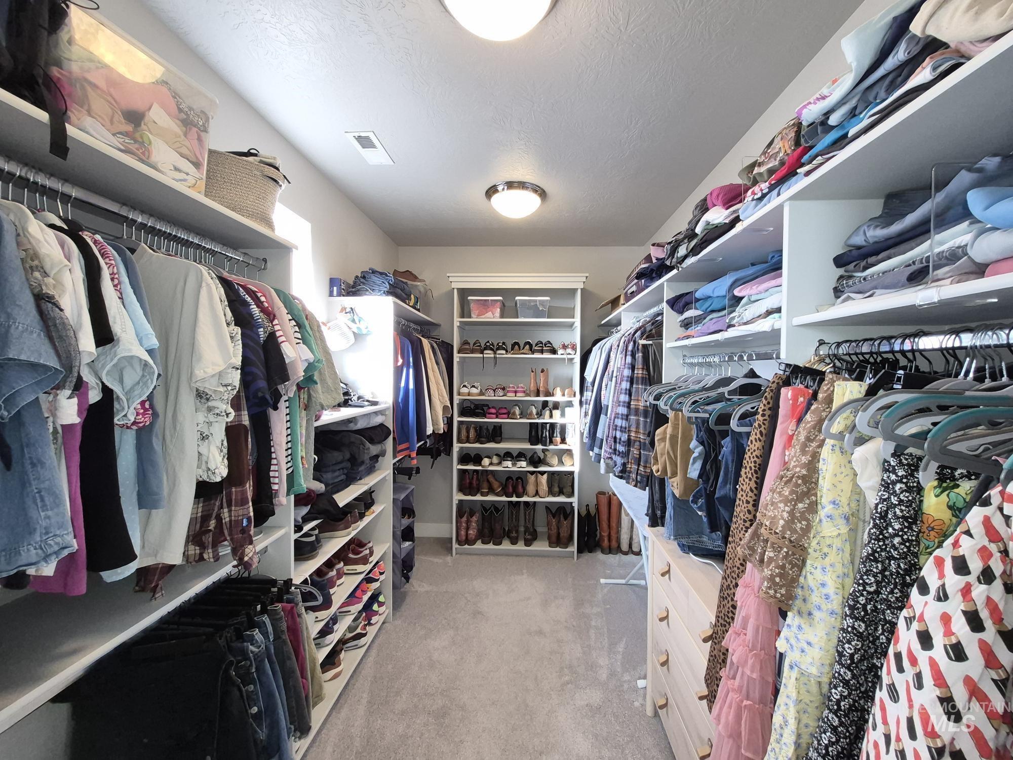 11513 W Soaring Hawk st., Star, Idaho 83669, 5 Bedrooms, 3.5 Bathrooms, Residential For Sale, Price $749,000,MLS 98973716