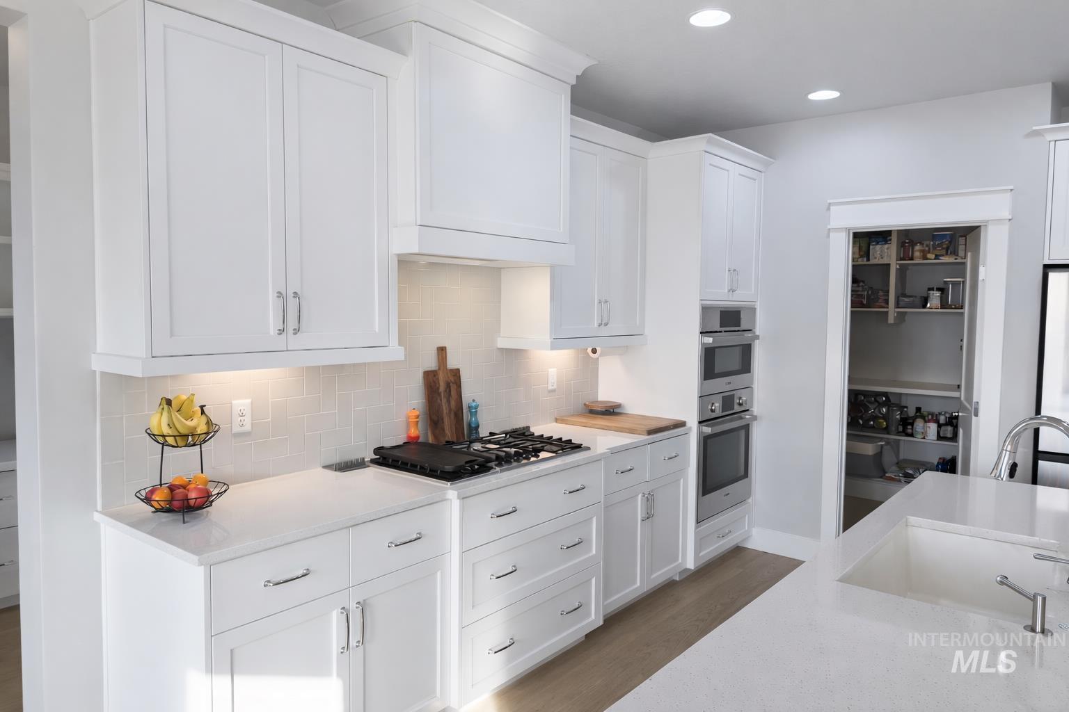 11513 W Soaring Hawk st., Star, Idaho 83669, 5 Bedrooms, 3.5 Bathrooms, Residential For Sale, Price $749,000,MLS 98973716