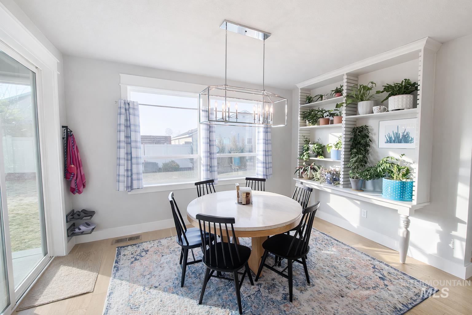 11513 W Soaring Hawk st., Star, Idaho 83669, 5 Bedrooms, 3.5 Bathrooms, Residential For Sale, Price $749,000,MLS 98973716